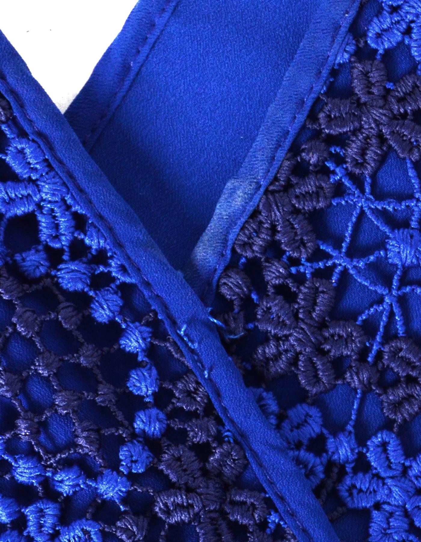Sandro Blue Embroidery Lace V-Neck Sleeveless Dress Sz 6 In Excellent Condition In New York, NY