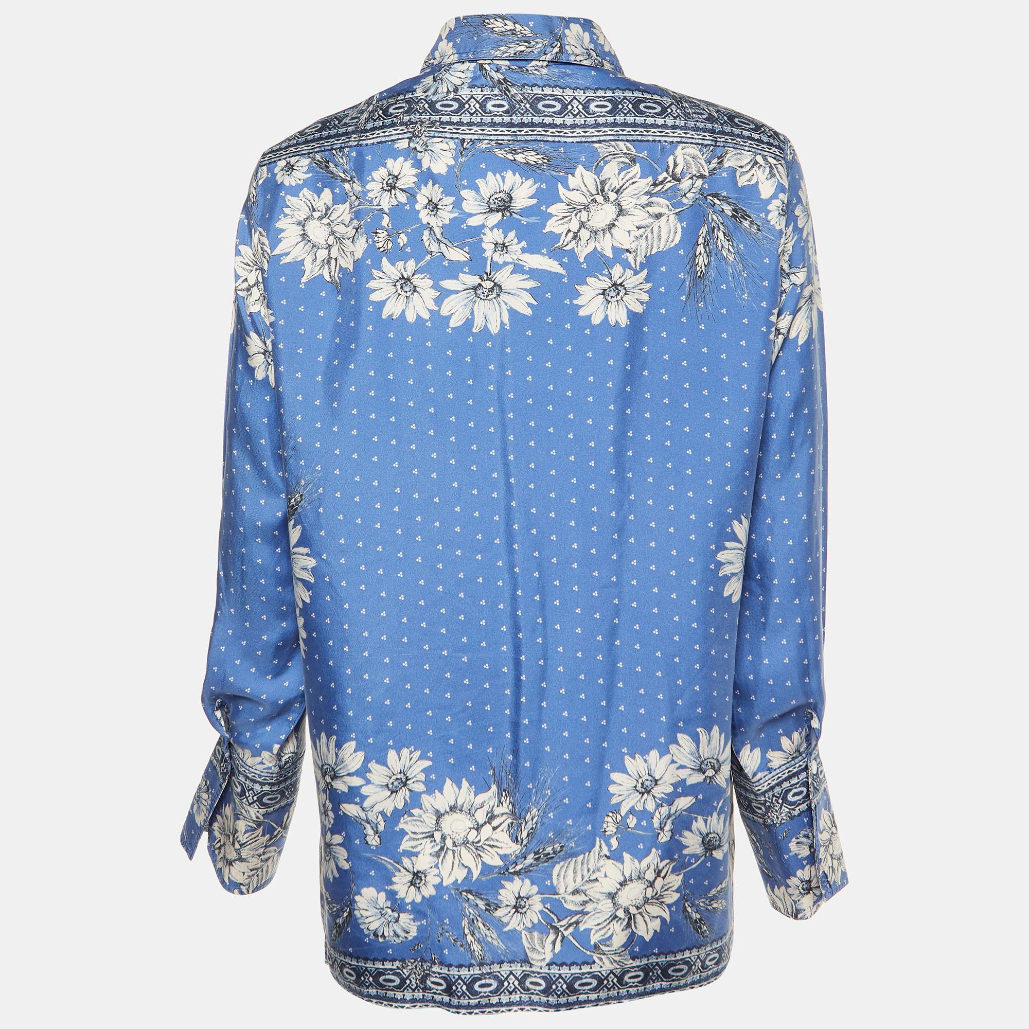 How fabulous does this designer shirt look! It is made of fine materials and features a fitted silhouette. Pair it with pants and loafers for a cool ensemble.