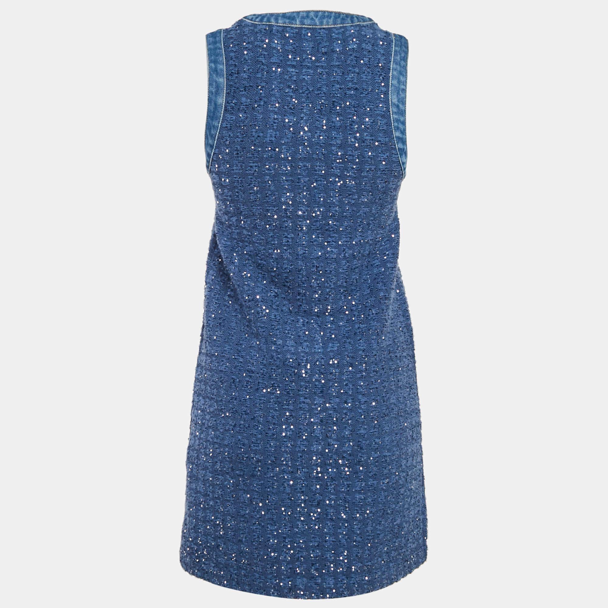 The fine artistry and the feminine silhouette of this designer dress exhibit the labels impeccable craftsmanship in tailoring. It is stitched using quality materials  has a good fit  and can be easily styled with chic accessories  open toe sandals 