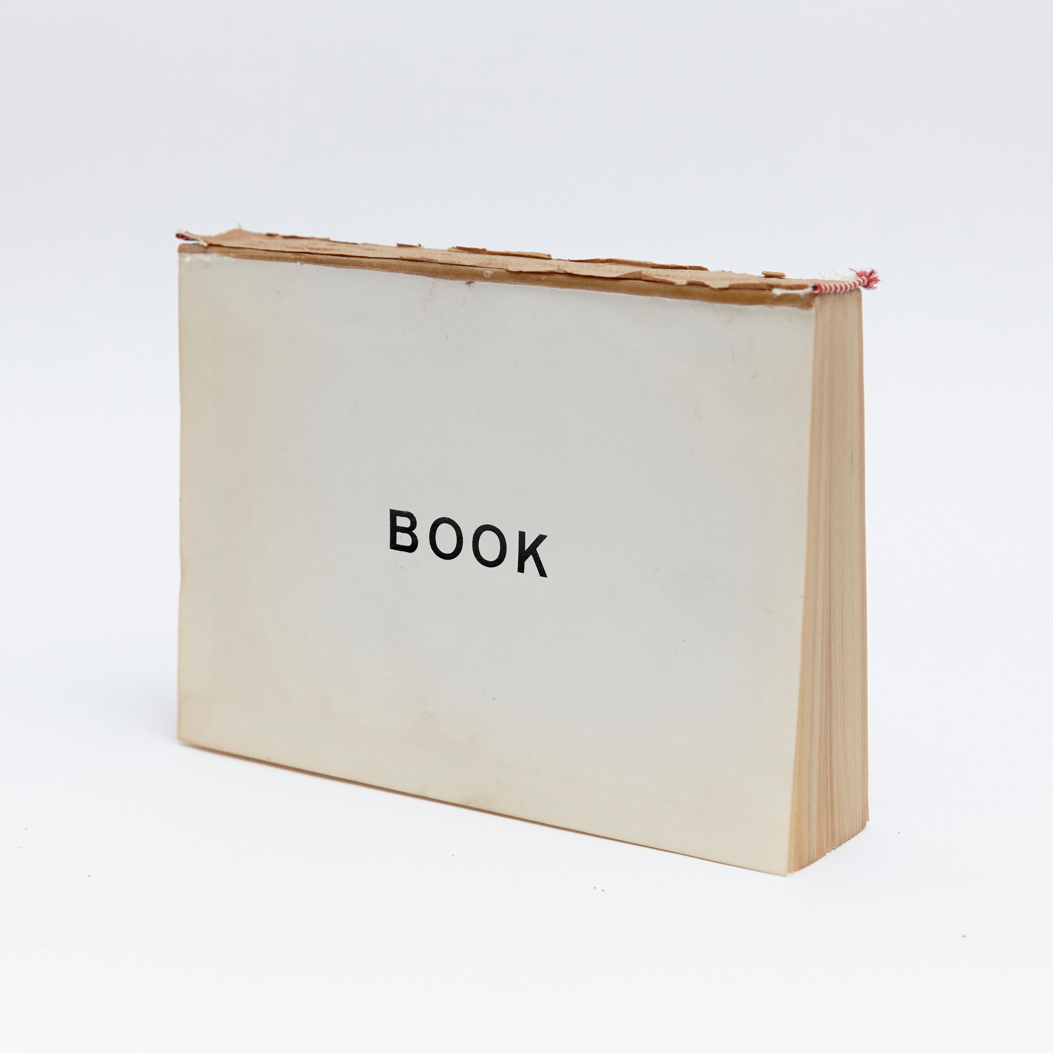 Book_N00, 2017
Book
Measures: 5 1/10 × 7 1/10 × 1 in
13 × 18 × 2.5 cm

Intervened old Book
made in Berlin in 2017.

  