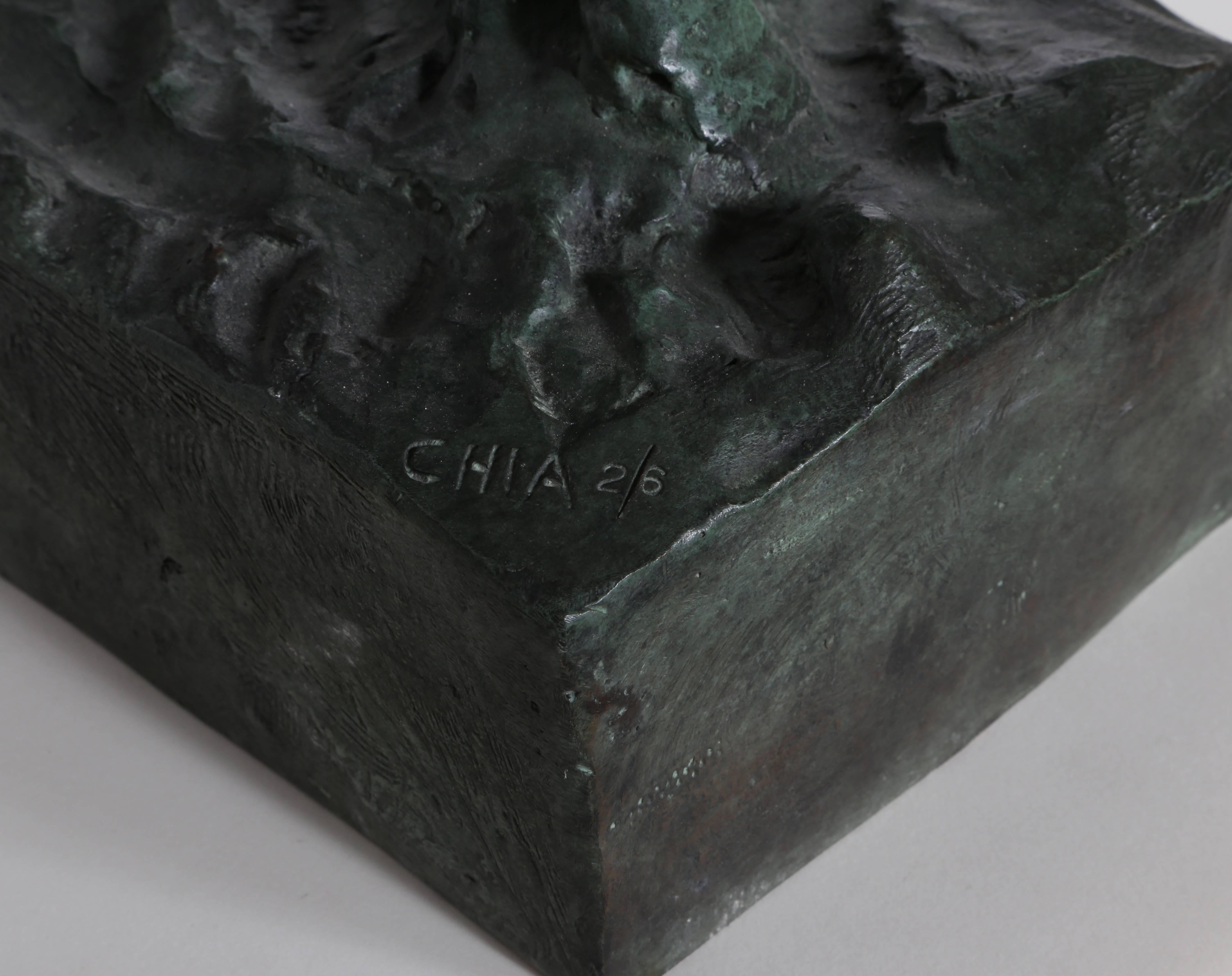 Angelo con cuore, scultura in bronzo di Sandro Chia in vendita 1