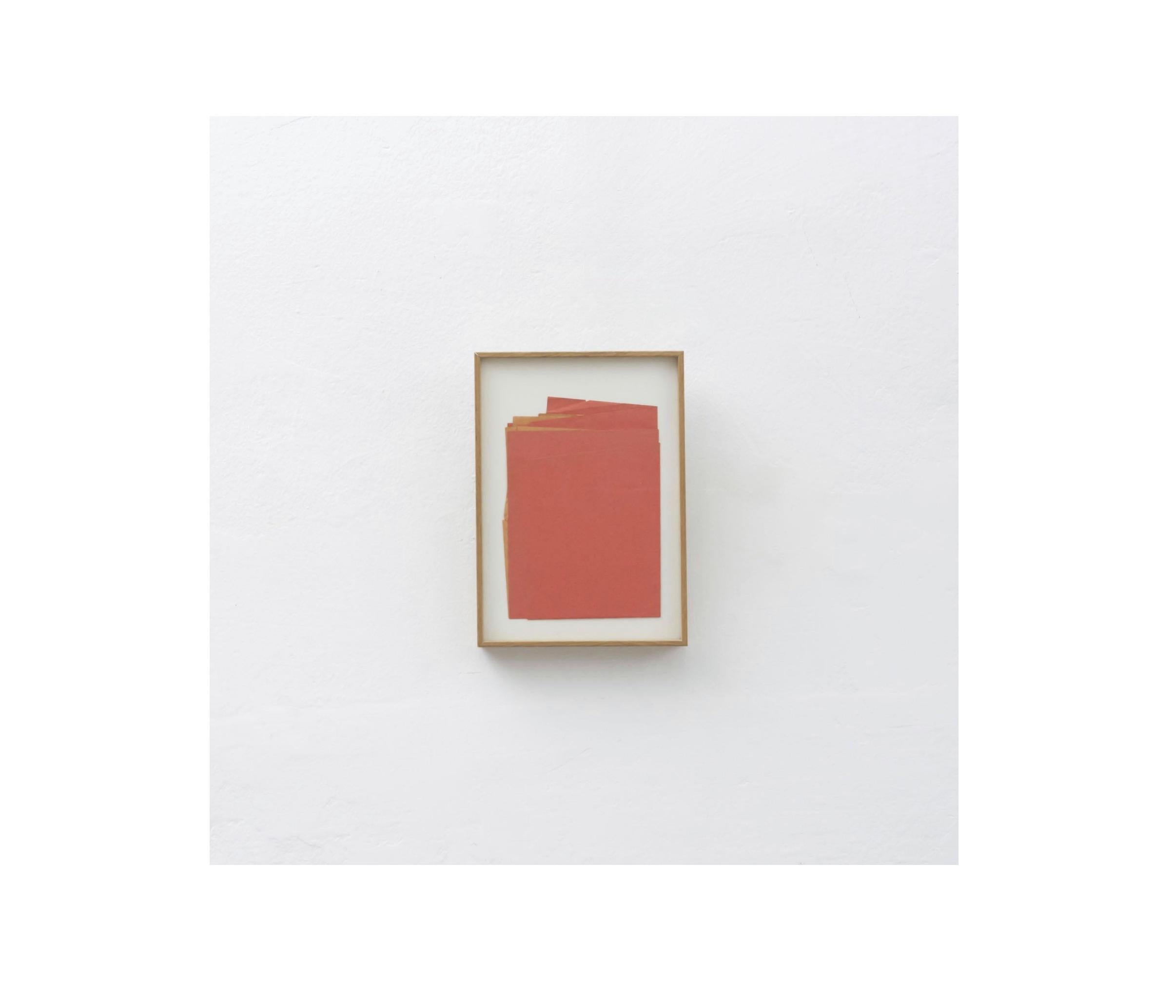 Sandro Zeitgenössisches Kunstwerk Rotes Papier Komposition (Deutsch) im Angebot