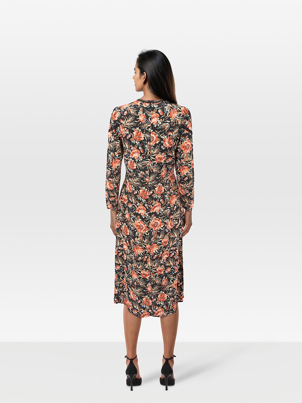 CONDITION is Very Good. Hardly any visible wear to the dress is evident on this used Sandro designer resale item. Please note the composition label is missing.
 
 
 
 Details
 
 
 Multicolour- brown, black, blue
 
 Synthetic
 
 Dress
 
 Floral