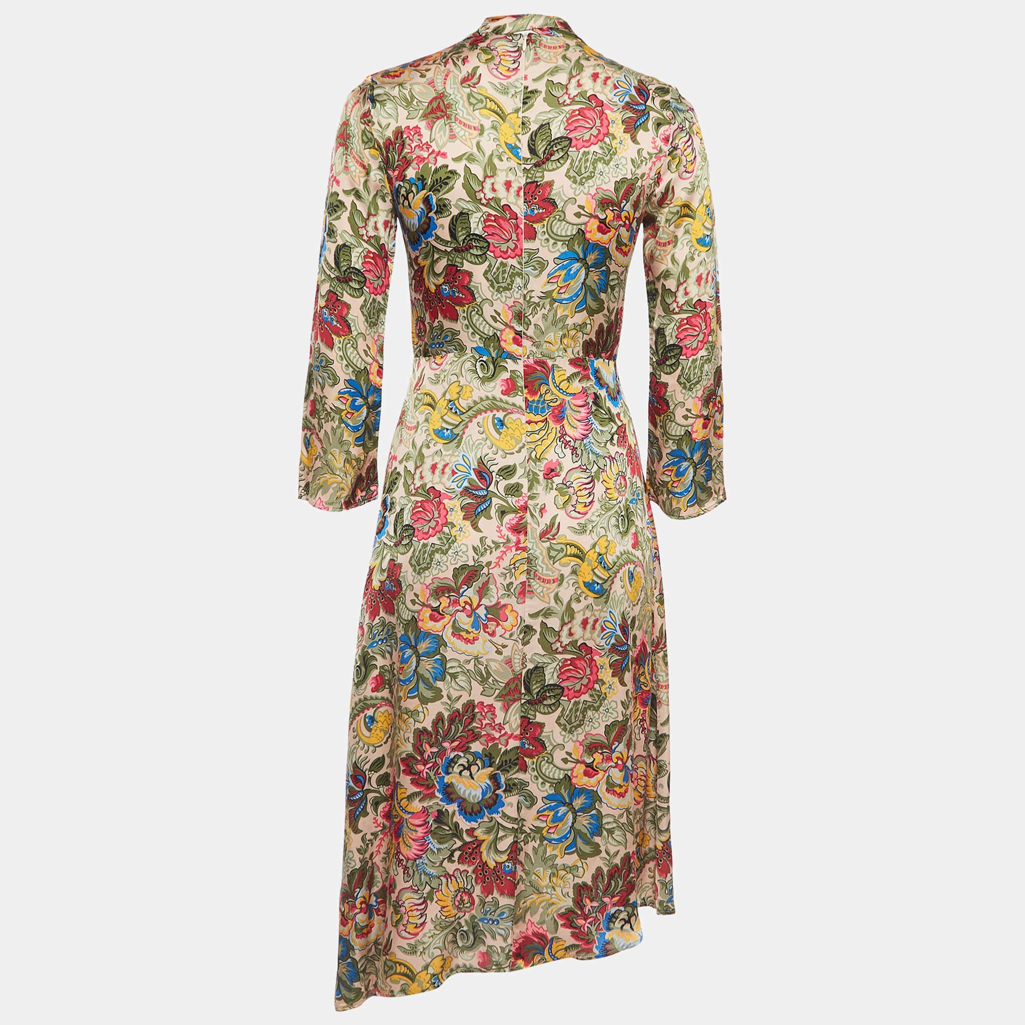 The fine artistry and the feminine silhouette of this designer dress exhibit the label's impeccable craftsmanship in tailoring. It is stitched using quality materials, has a good fit, and can be easily styled with chic accessories, open-toe sandals,