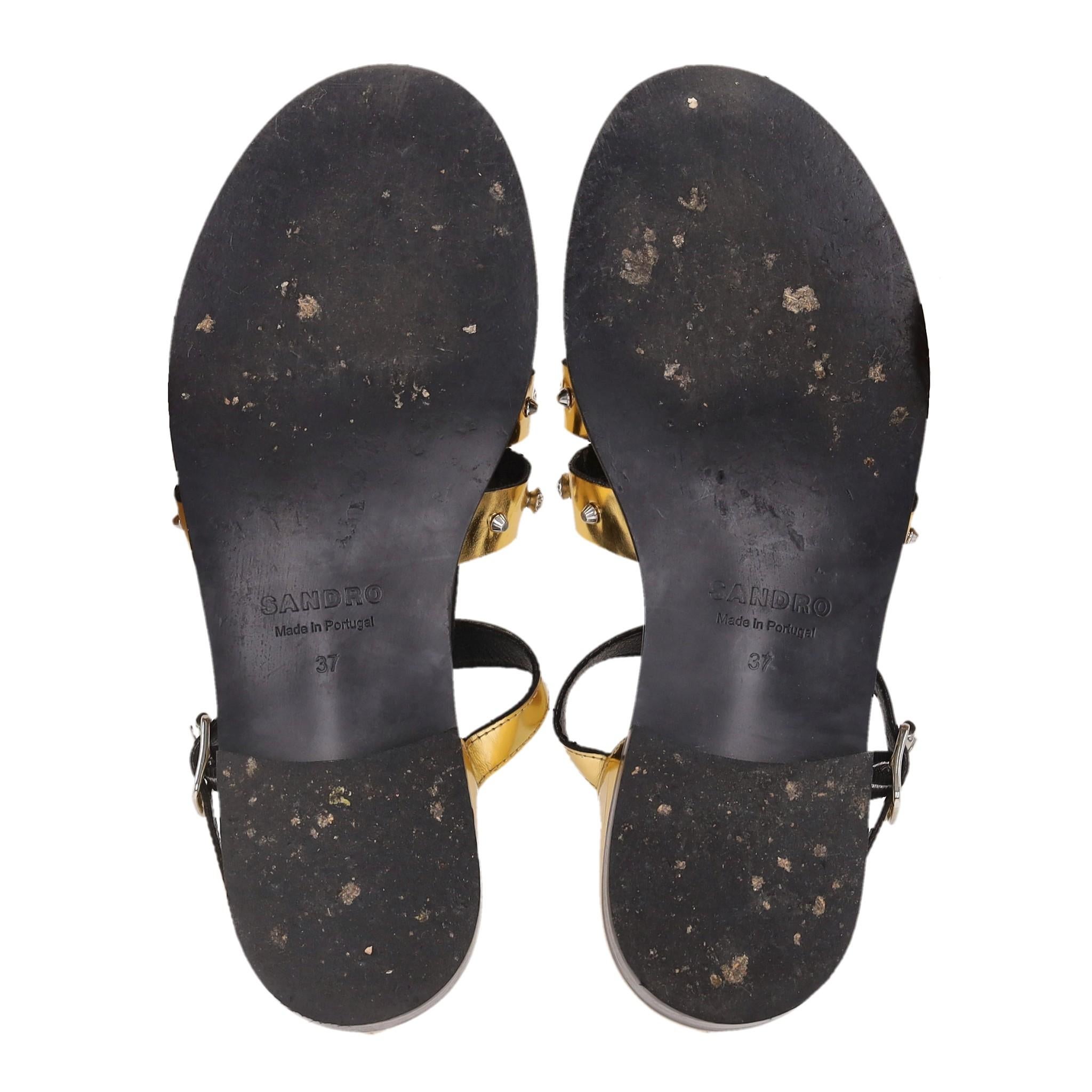 Sandro Olyma Käfig-Sandalen aus Leder mit Nieten Damen im Angebot