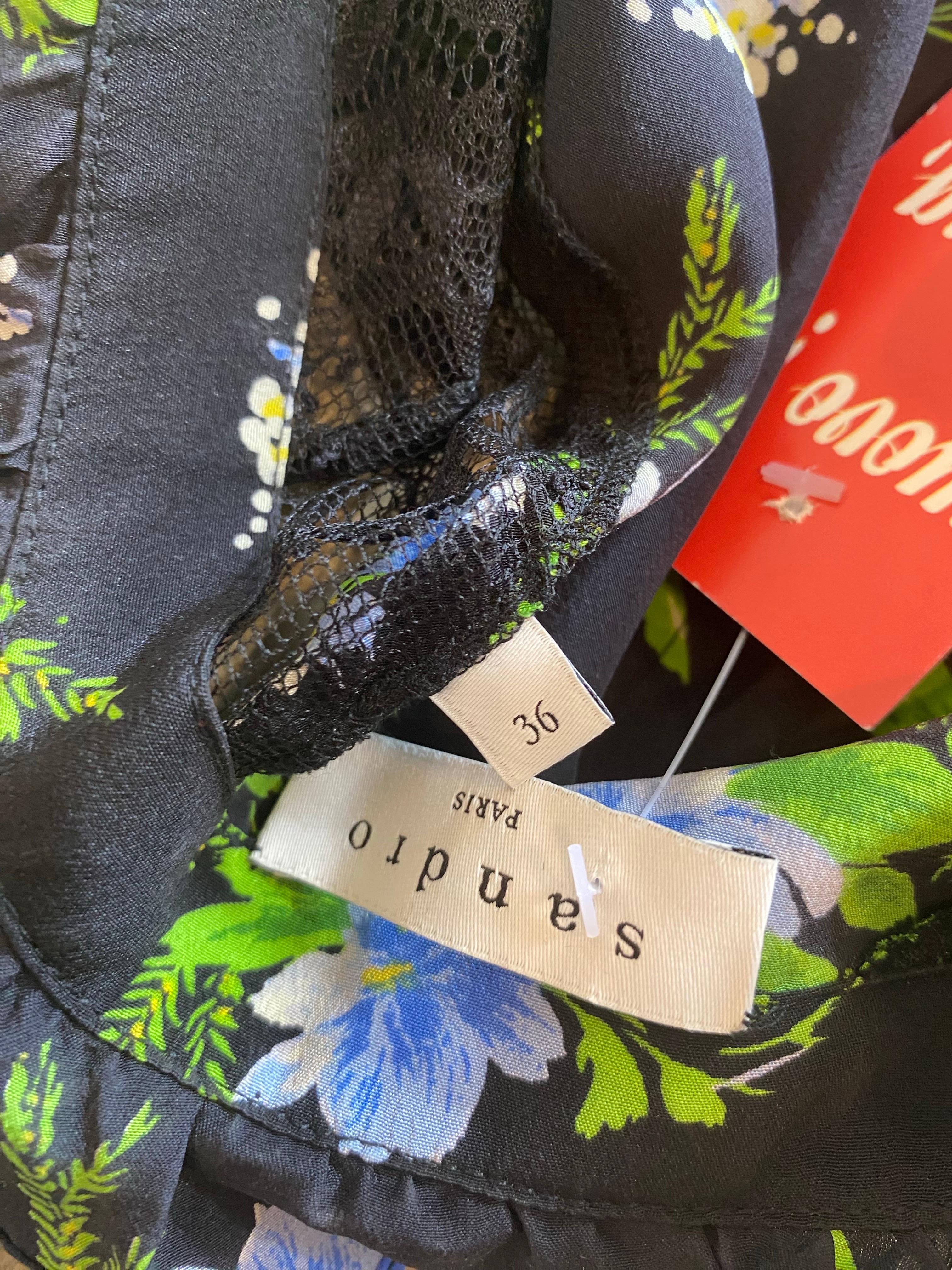Sandro Paris Kleid mit Blumendetails. im Angebot 3