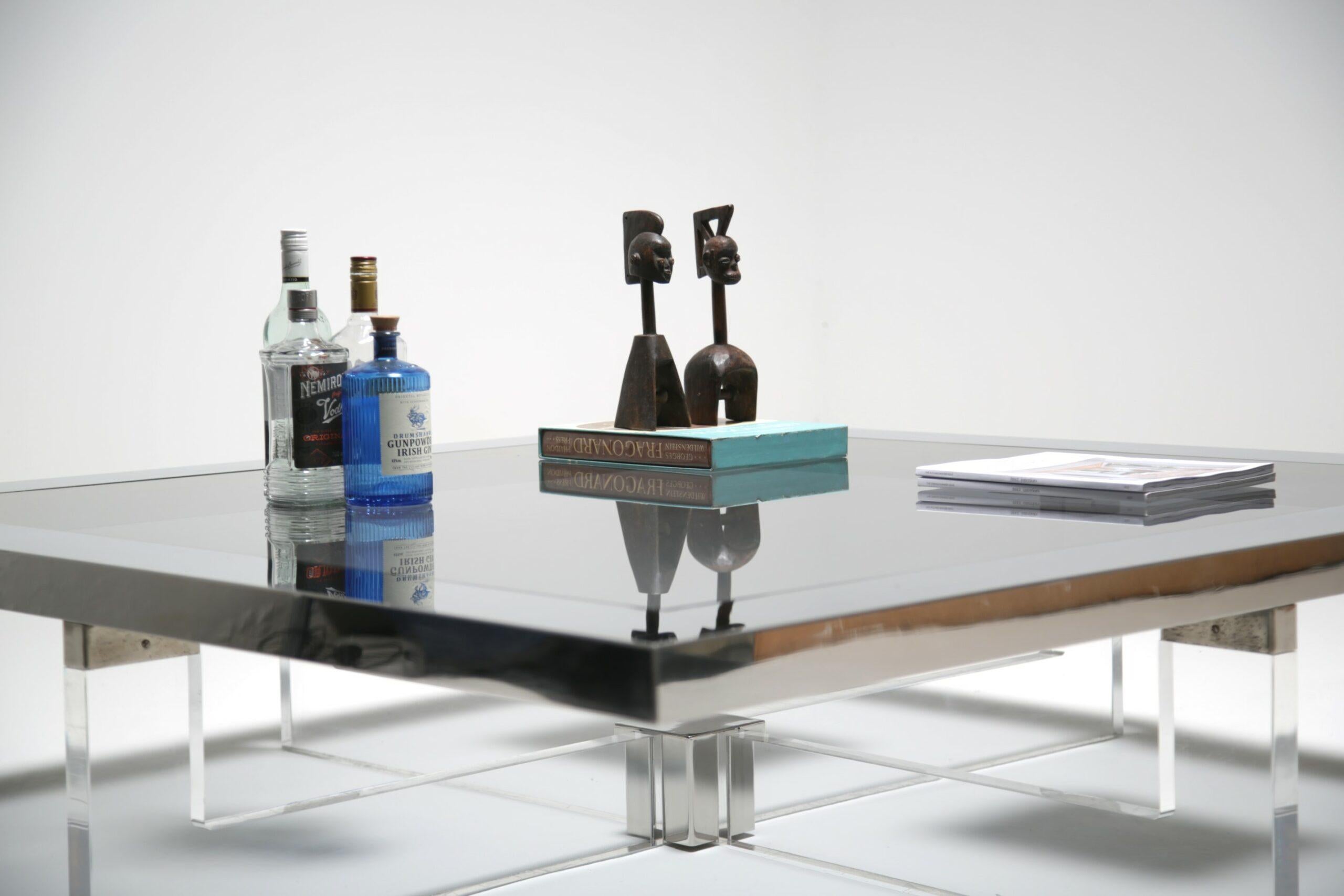 Sandro Petti Mesa de centro italiana de mediados de siglo de lucita, acero, latón y cristal Italiano en venta
