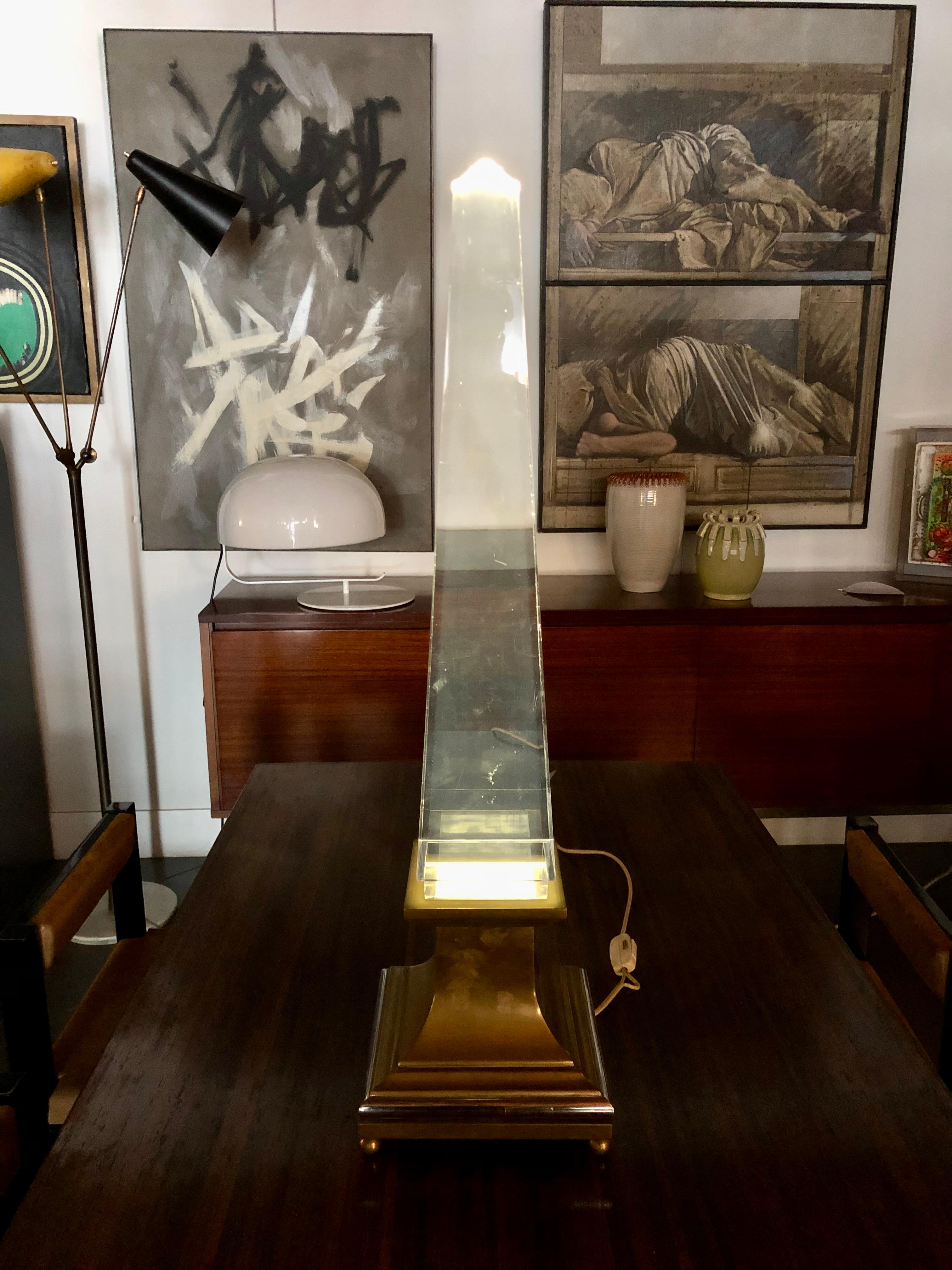 Sandro Petti Obelisk-Lampe (Metall) im Angebot