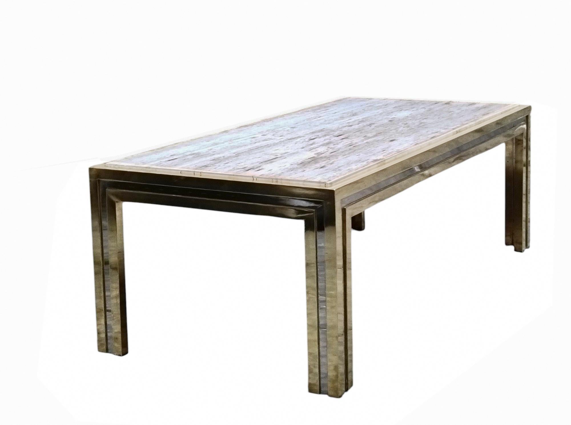 Mid-Century moderno Sandro Petti per Angolo Metalarte Tavolino in Ottone, Cromo e Marmo, Italia 1970 in vendita