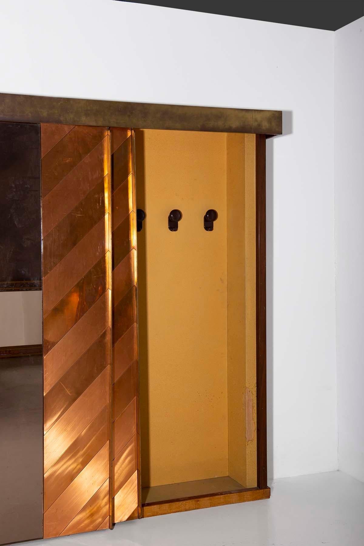 Italian Sandro Petti Rare Entrance Furniture in brass and copper For Sale