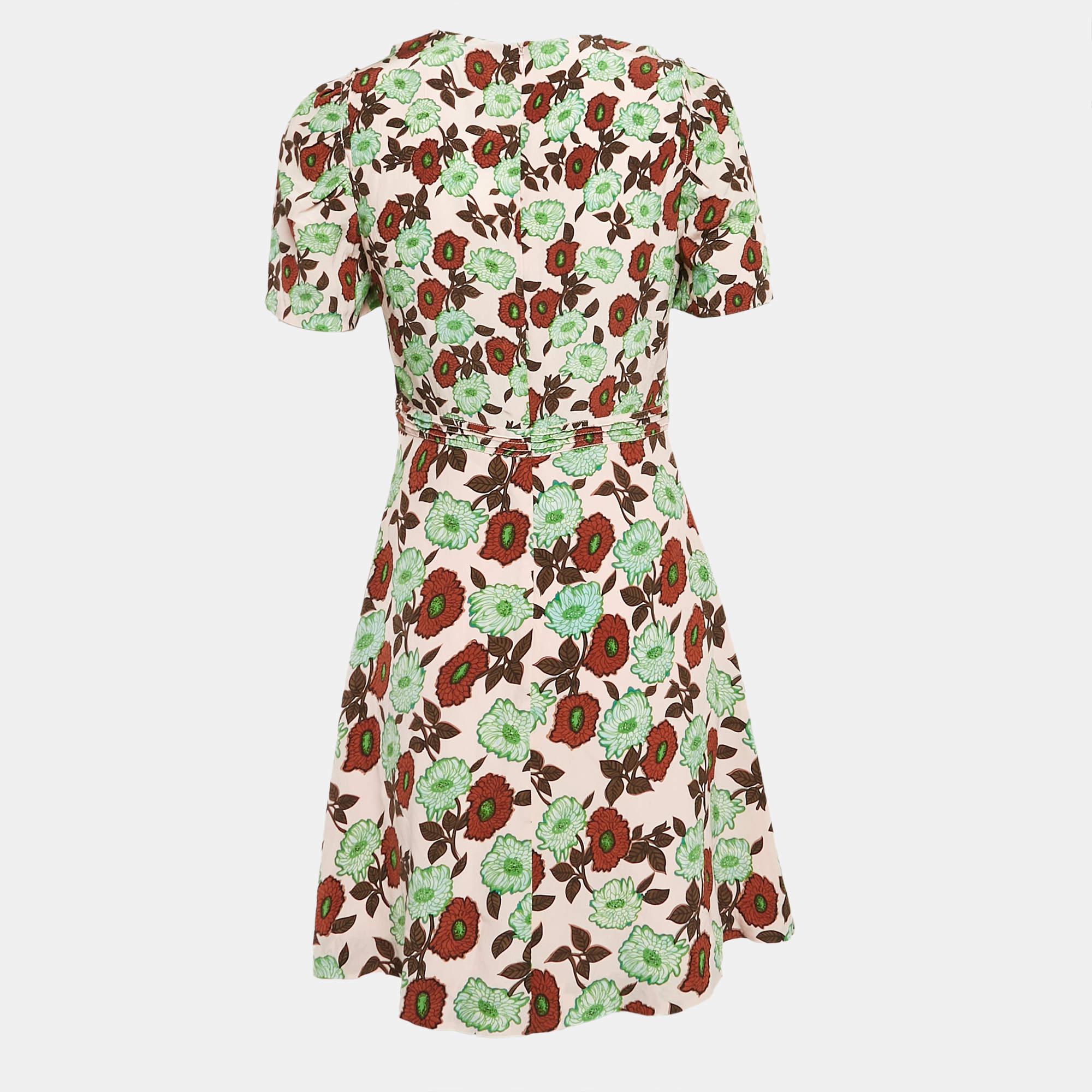 The fine artistry and the feminine silhouette of this designer dress exhibit the labels impeccable craftsmanship in tailoring. It is stitched using quality materials  has a good fit  and can be easily styled with chic accessories  open toe sandals 
