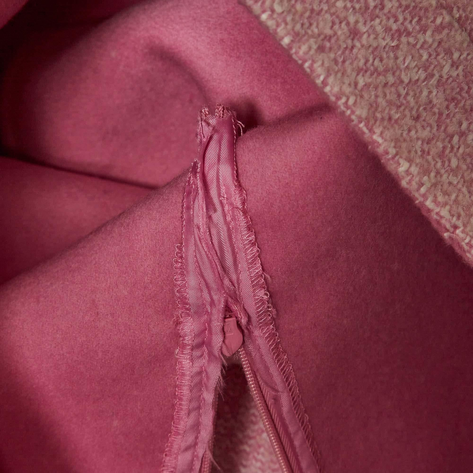 Sandro - Tweed rose avec pochettes  Mini-jupe M État moyen à Dubai, Al Qouz 2