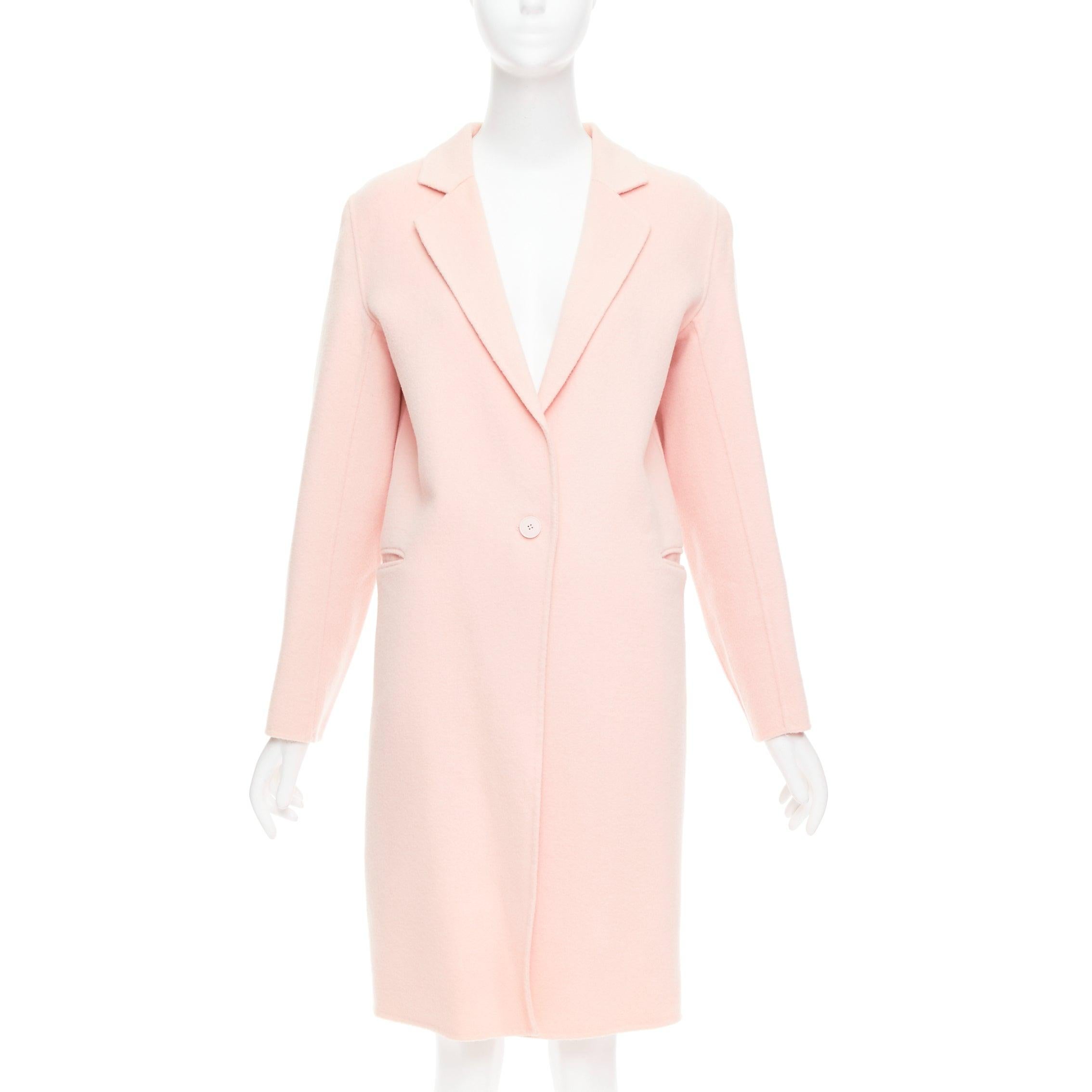 Sandro, cappotto lungo in misto lana rosa con collo a punta e un solo bottone FR36 S
Riferimento: GEGG/A00156
Marchio: Sandro
Materiale: Lana, misto
Colore: rosa
Modello: Tinta unita
Chiusura: bottone
Prodotto in: Cina

CONDIZIONE:
Condizioni: