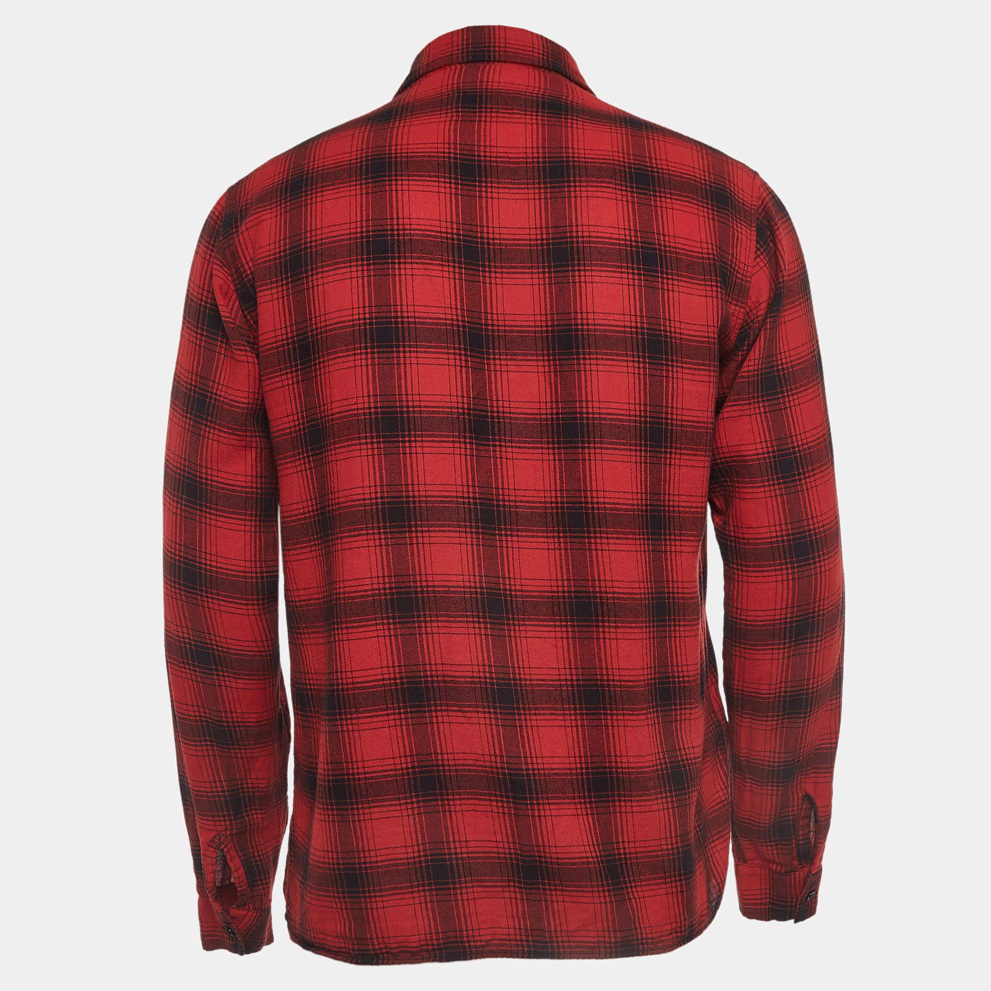 Shirts are an indispensable part of a wardrobe so this brand brings you a creation that is both versatile and stylish. It has been tailored from quality material in a versatile shade. The shirt is detailed with signature elements and a comfortable