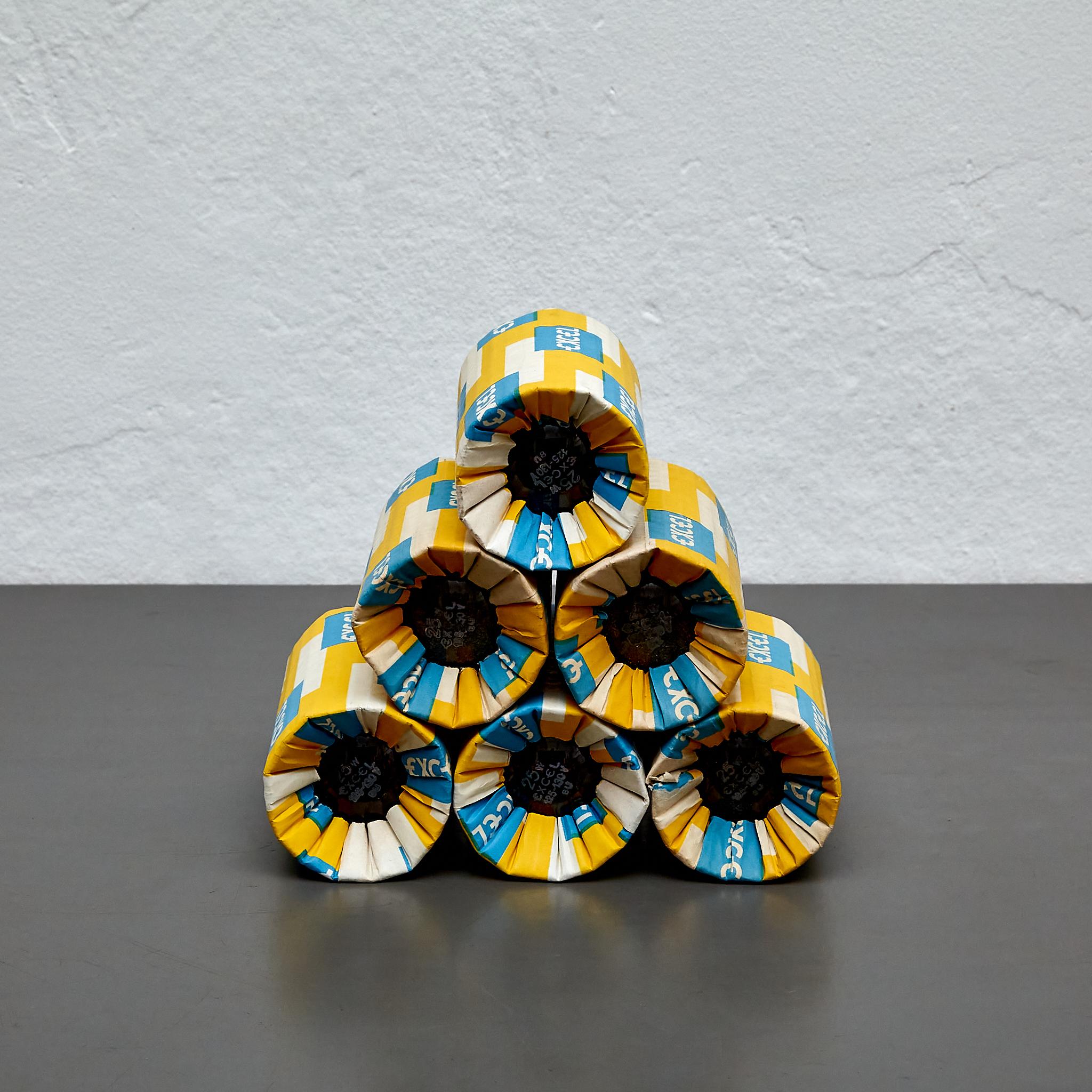 Sandro Sculpture Bulb Pyramid Vintage Artwork Conceptual Decor In Good Condition For Sale In Barcelona, Barcelona
