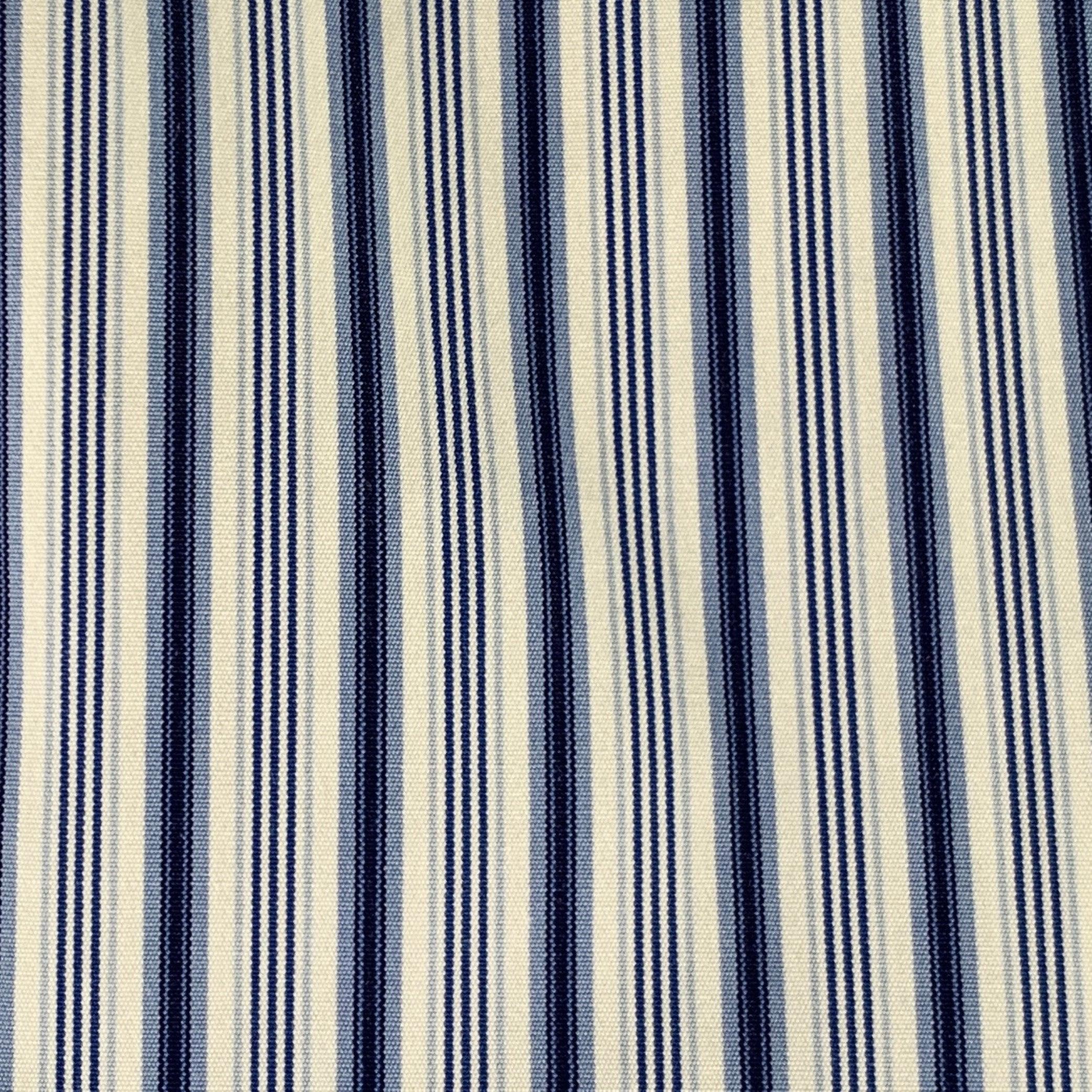 SANDRO casual top
in a blue and white cotton woven fabric featuring a stripe pattern, high ruffled collar, and back zipper closure. Very Good Pre-Owned Condition. Very tiny mark on front. 

Marked:   E11441H-1104 

Measurements: 
 
Shoulder: 13
