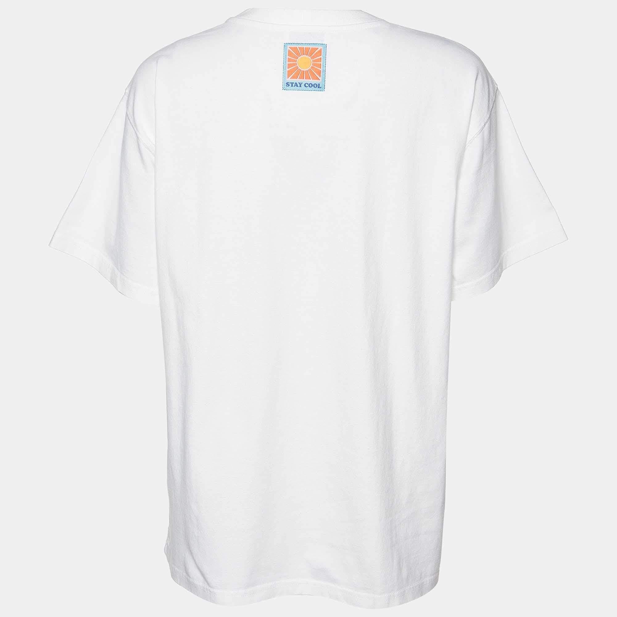 Whether you want to go out on casual outings with friends or just want to lounge around this t shirt is a versatile piece and can be styled in many ways. It has been made using fine fabric.