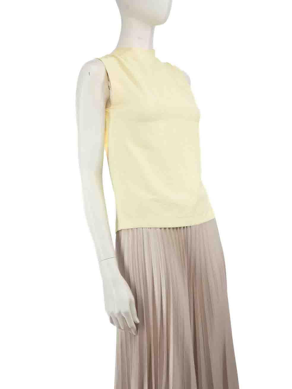 CONDITION is Never worn. No visible wear to top is evident on this new Sandro designer resale item.
 
 Details
 Yellow
 Viscose
 Top
 Sleeveless
 V-neck
 Front zip fastening
 Mesh shoulder panel
 
 
 Made in Tunisia
 
 Composition
 99% Viscose, 1%