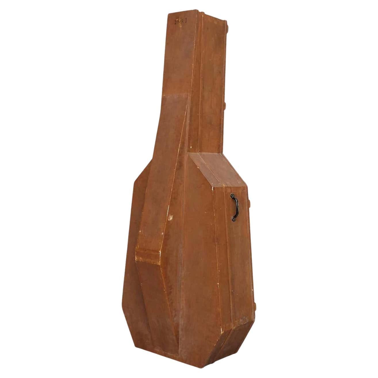 Inri di Sandro: una scultura minimalista contemporanea e un Objét Trouvé, 2017