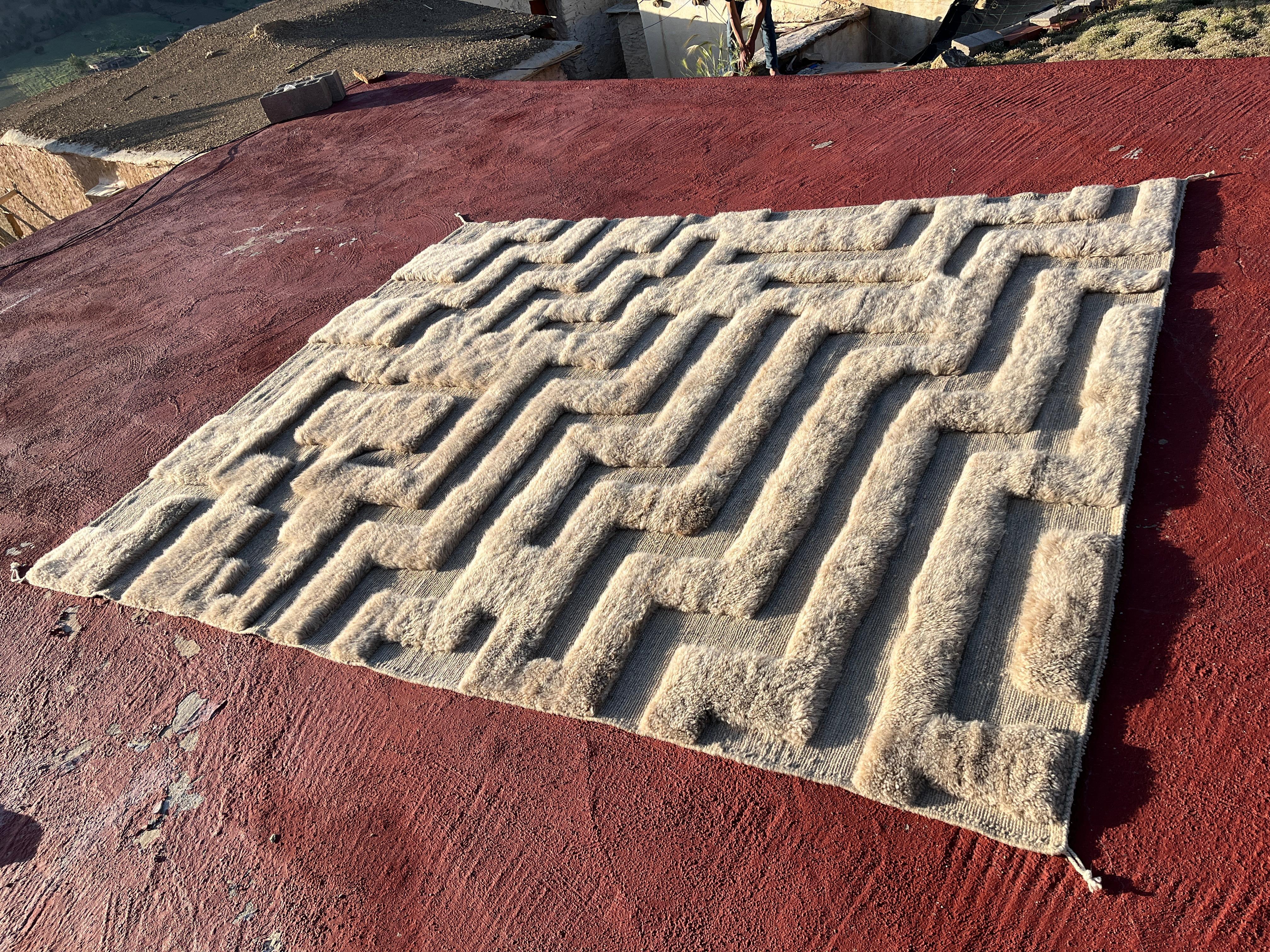 SANDSTONE Berber Wool Rug Modern Handwoven Large Minimalist Contemporary In New Condition For Sale In Hammamet, MA