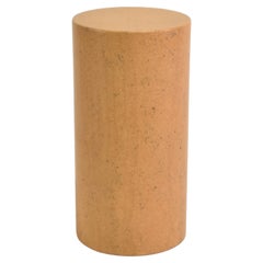 Zylinder-Buchstütze aus Sandstein
