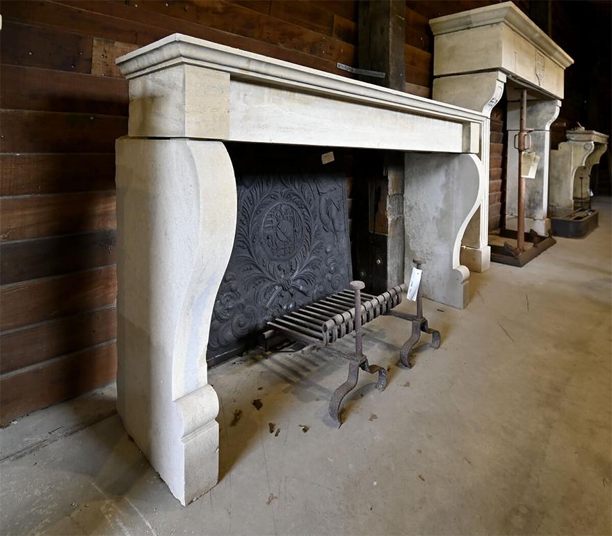Sandstone fireplace mantel piece from the 19th Century.
To place in front of the chimney.
