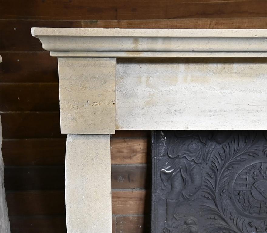 Sandstone fireplace mantel 19th Century In Fair Condition For Sale In Udenhout, NL