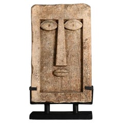 Steele en grès "Nez Grec" - Style archaïque de l'Arabie du Sud, IIIe-XIe s. BCE