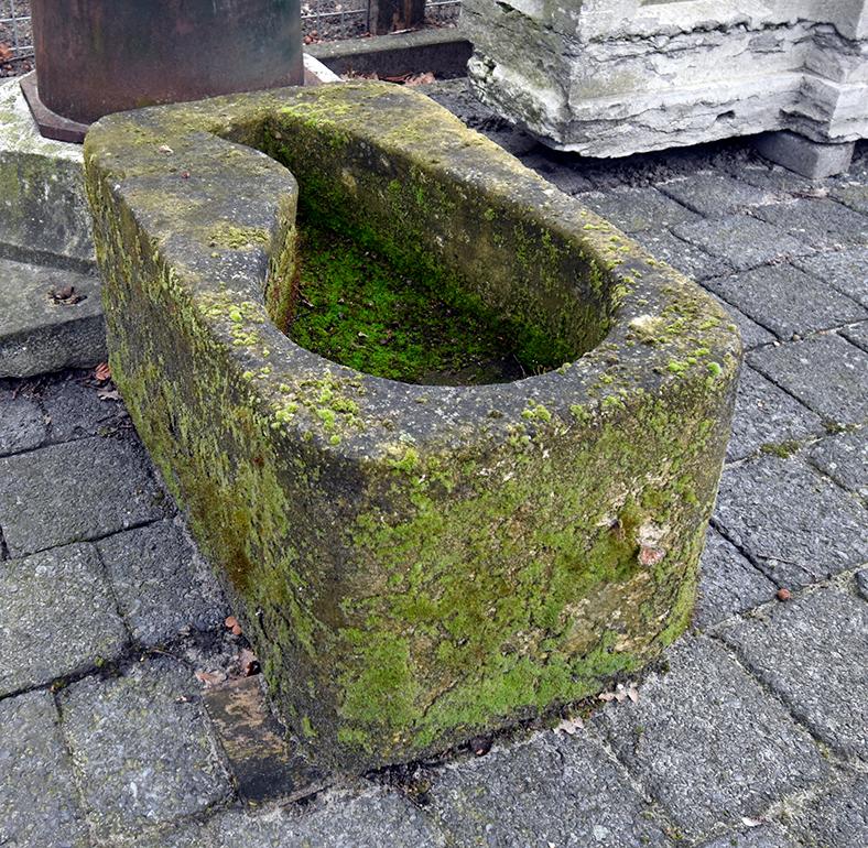 Sandstone Trough, 19th Century In Fair Condition In Udenhout, NL