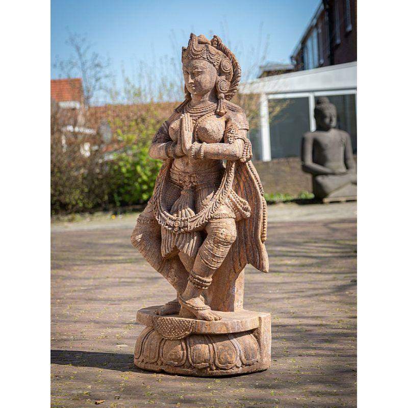 Willkommene Dame aus Indien aus Sandstein im Zustand „Gut“ im Angebot in DEVENTER, NL