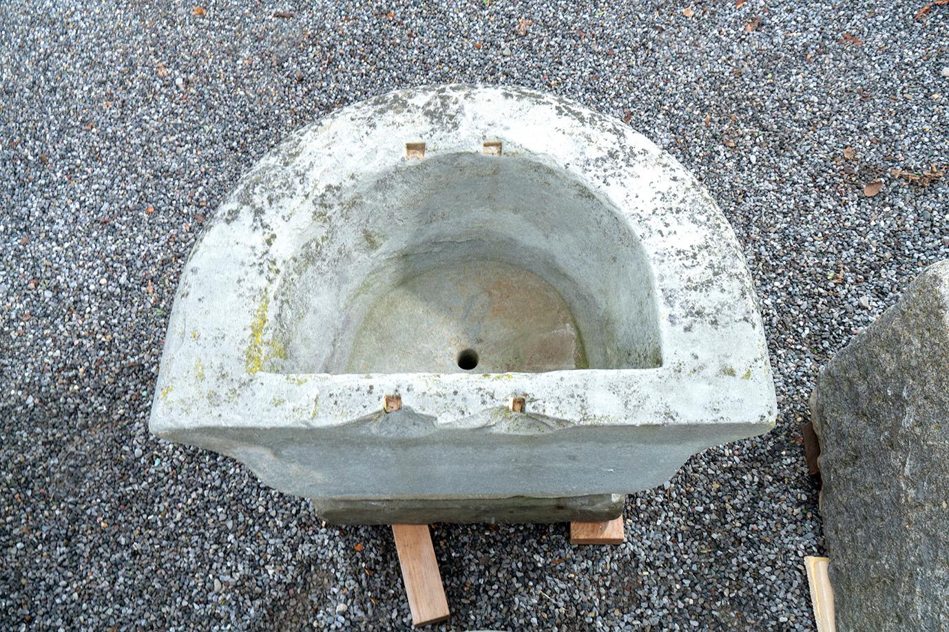 Sandstone Well, 19th Century, East of Switzerland In Good Condition In Gonten, CH