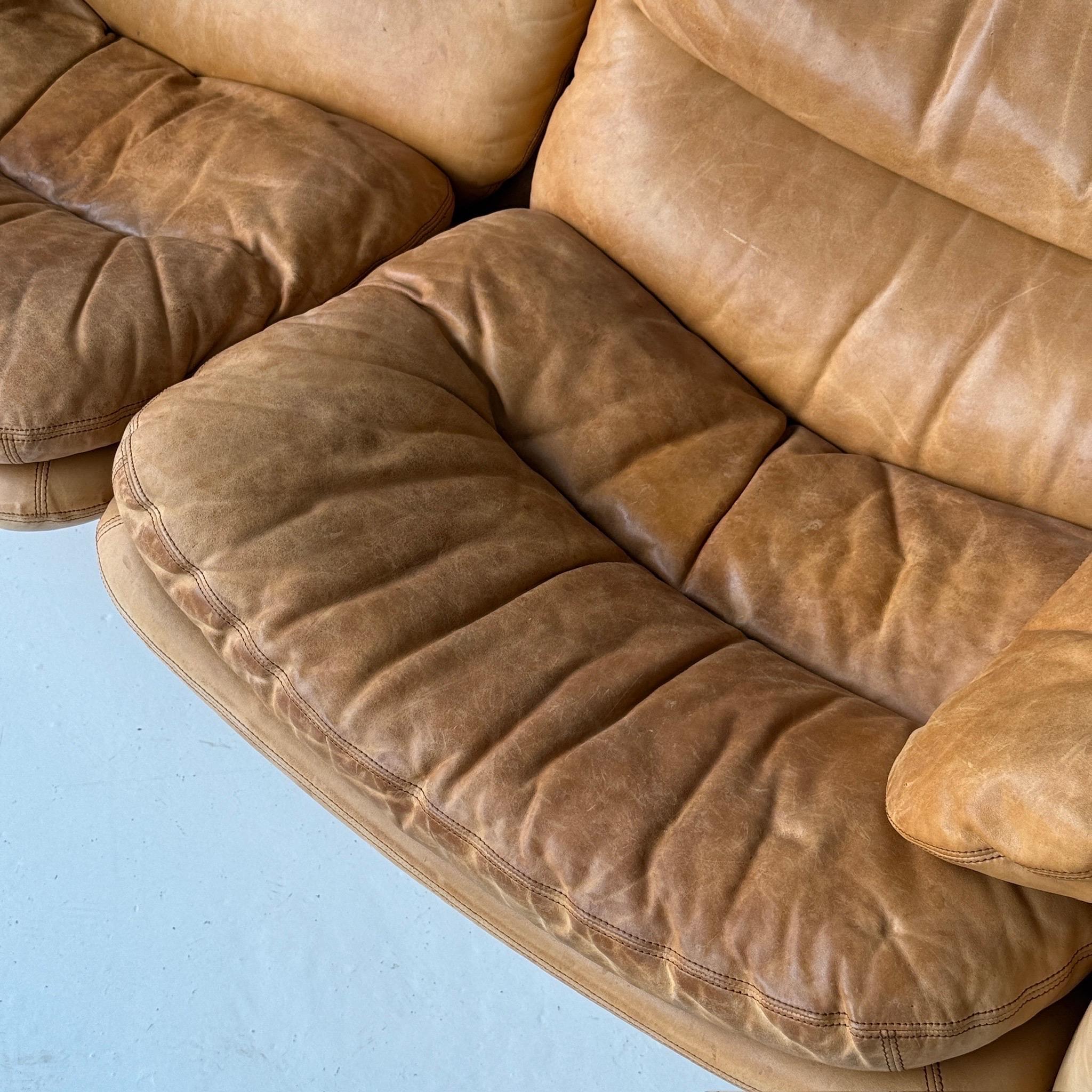 Mid-Century Modern Sandwich e Doppiosandwich Leather Settee by Titina Ammannati and Giampiero Vitel For Sale