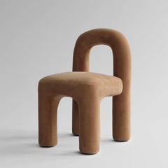 Sedia da pranzo in velluto Sandy Brown, ispirata all’architettura modulare