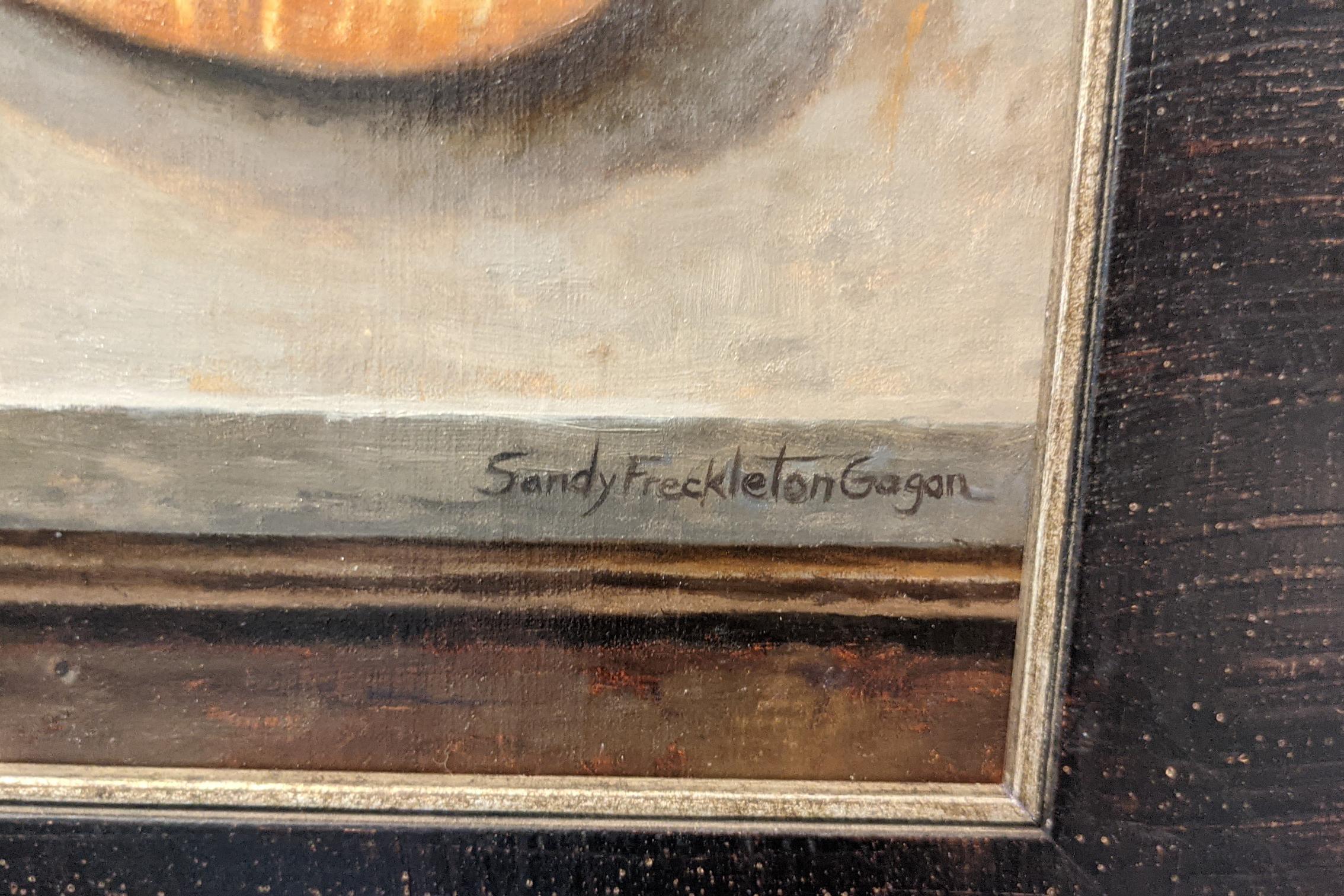 Stilleben mit Nymphensittich und Nautilus, Öl auf Platte, 16 x 20 Zoll (Gerahmt: 20 x 24 Zoll) $3.250

Sandy Freckleton Gagon wurde in Salt Lake City, Utah, geboren. Als herausragende realistische Malerin setzt sie - wie alle großen Meister - die