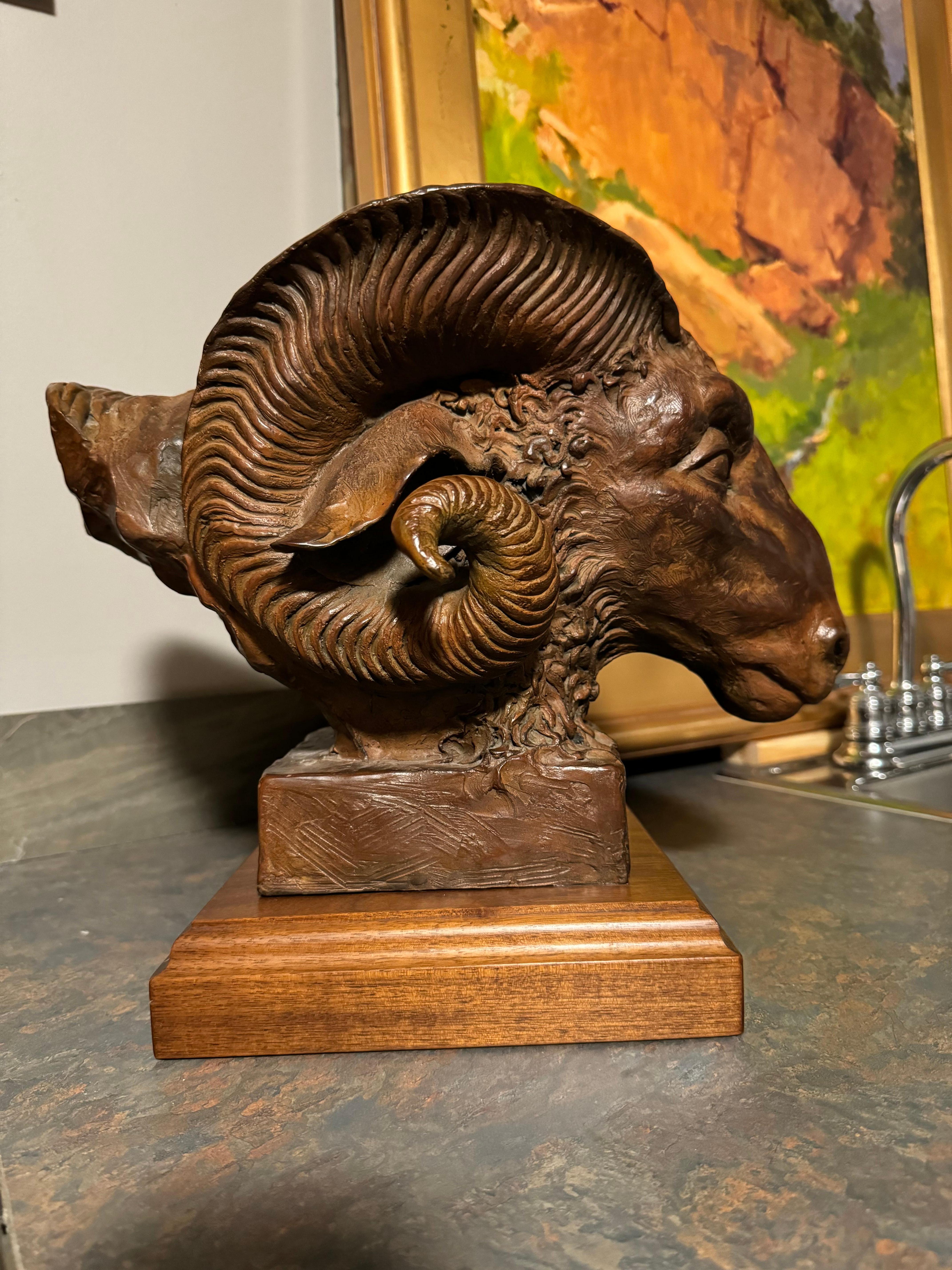 Carnero de Mendes - Sculpture impresionista estadounidense de Sandy Scott