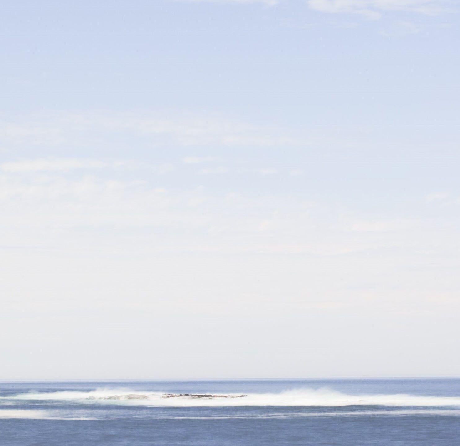Painted Island par Sandy Steele-Perkins - Photographie contemporaine sur papier bambou en vente 3
