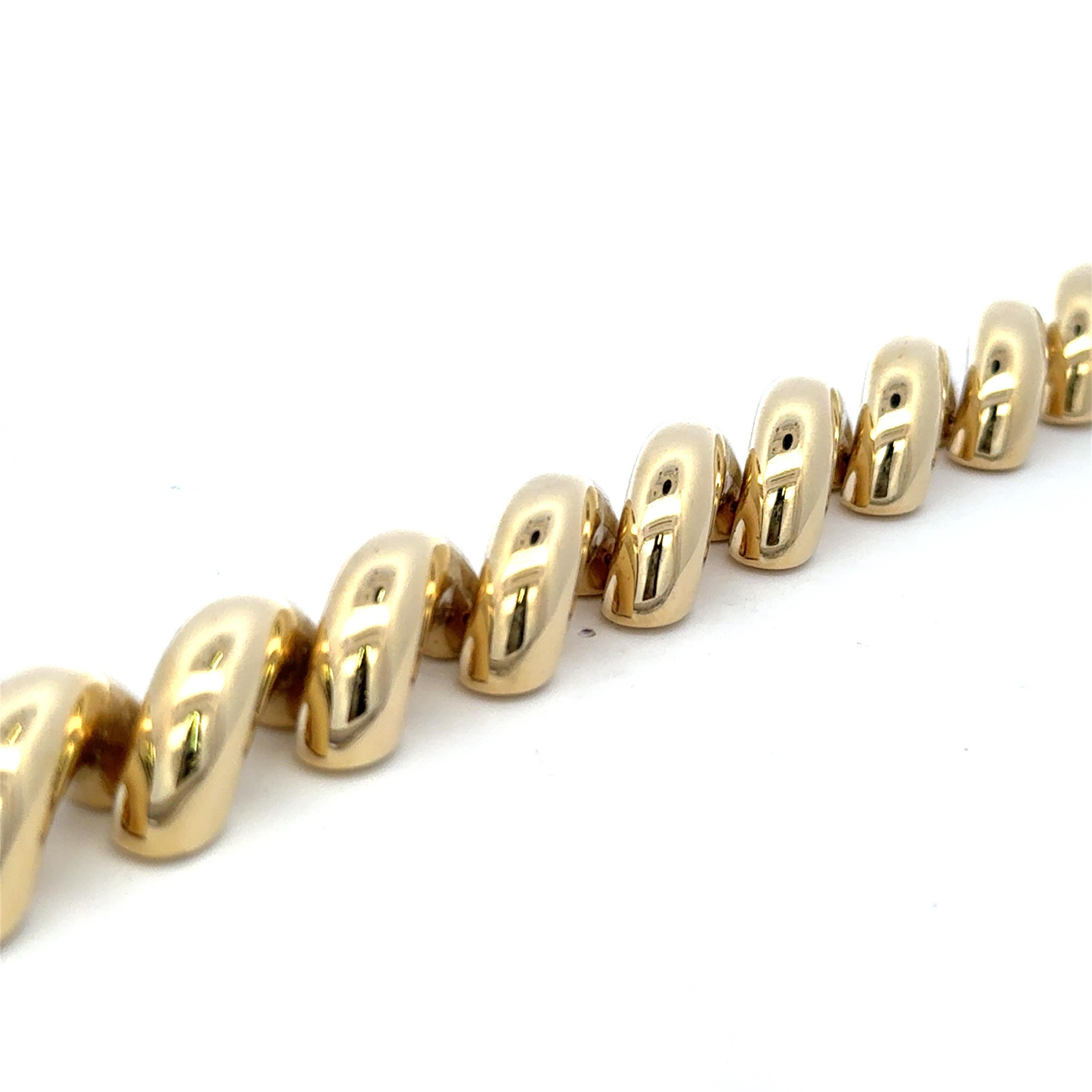 SanMarco 14 Karat Yellow Gold Link Bracelet 59.6 Grams Medium Size Pour femmes en vente
