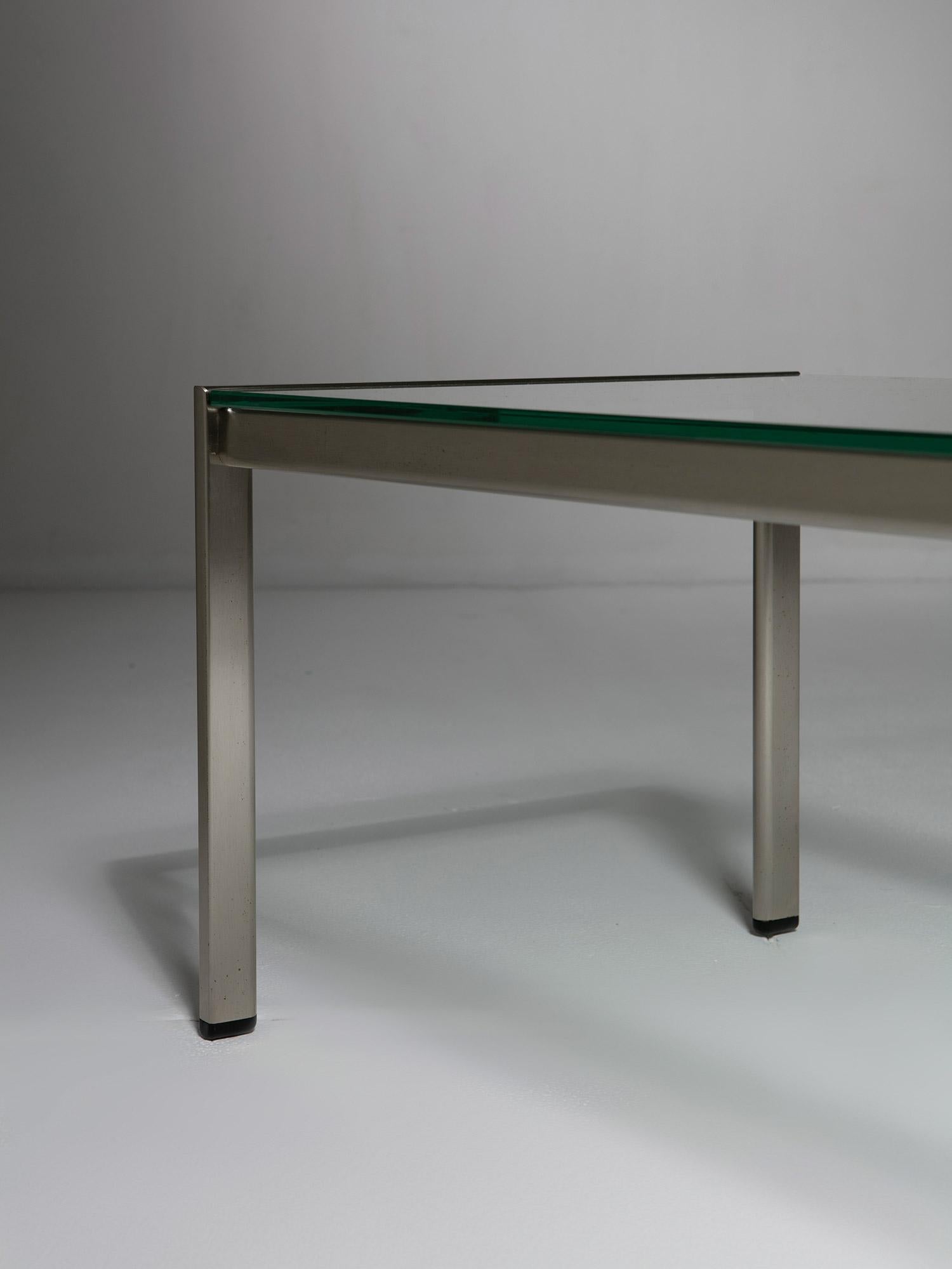 Fin du 20e siècle Table basse en acier et verre 