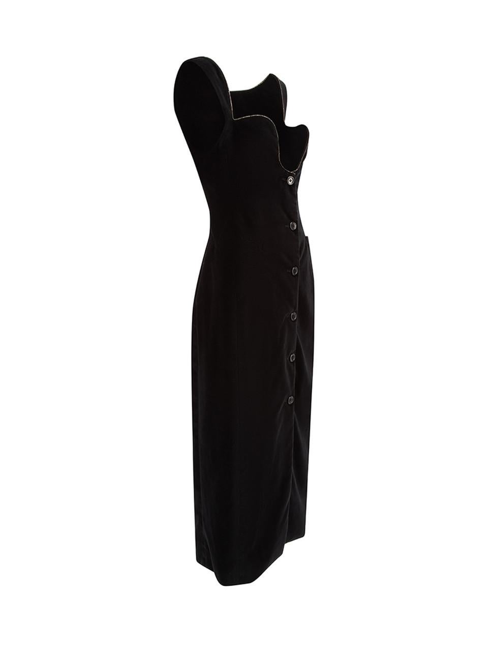 CONDITION is Very good. Hardly any visible wear to dress is evident on this used Sanne designer sample item. 
 
 
 
 Details
 
 
 Designer sample item
 
 Black
 
 Velvet
 
 Midi dress
 
 Sweetheart neckline
 
 Front button up closure
 
 Front side