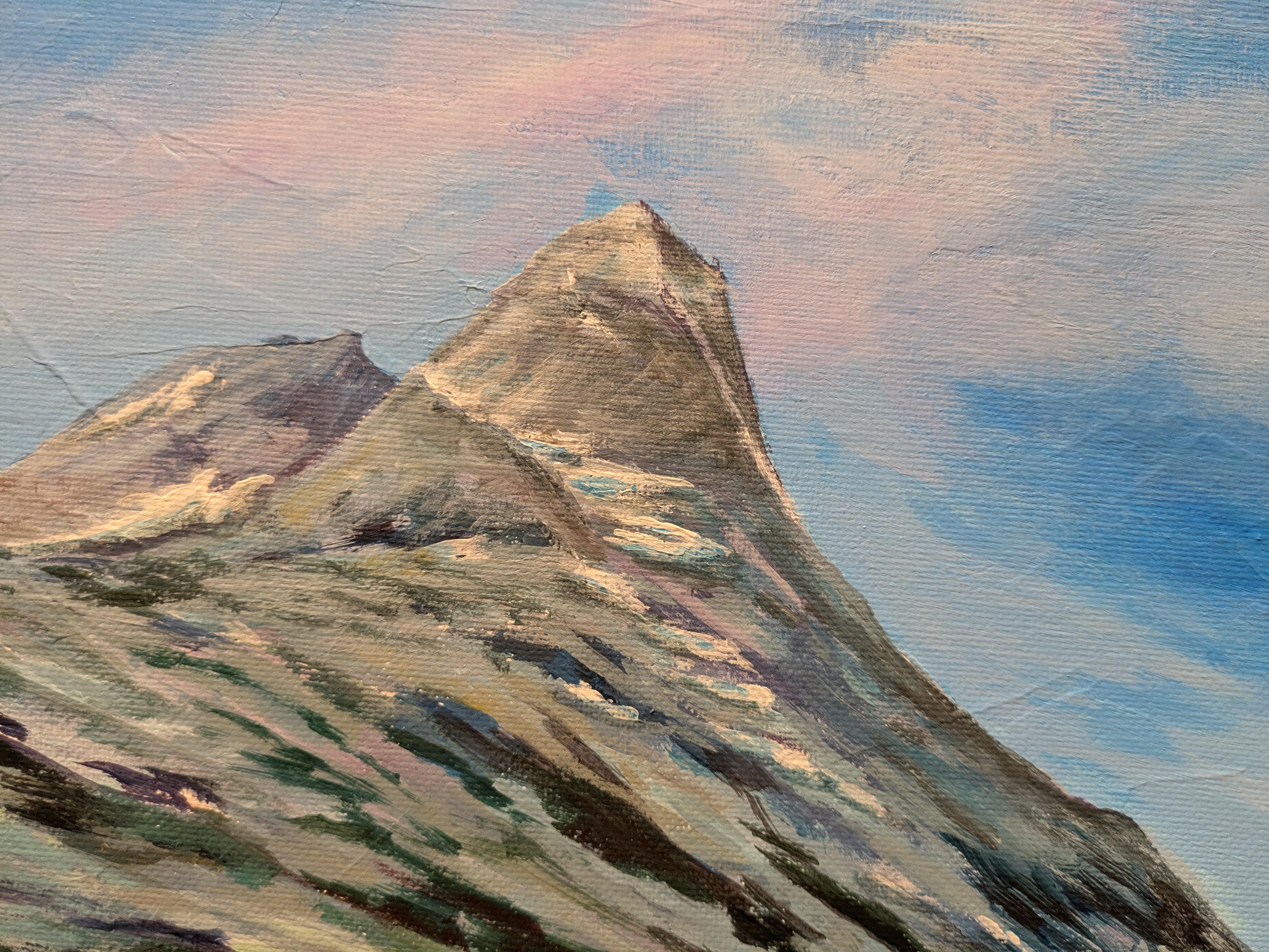 El cuadro muestra la belleza de las montañas. La grandeza y belleza de las montañas noruegas inspiraron al artista, que vive en la zona montañosa,  para crear esta obra de arte. Representa la belleza de la naturaleza en un día de verano. 

Este