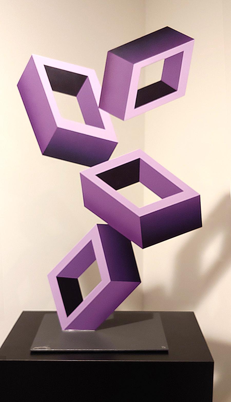 „4 Violette Schachteln mit Illusion-Skulptur“   28x17x8