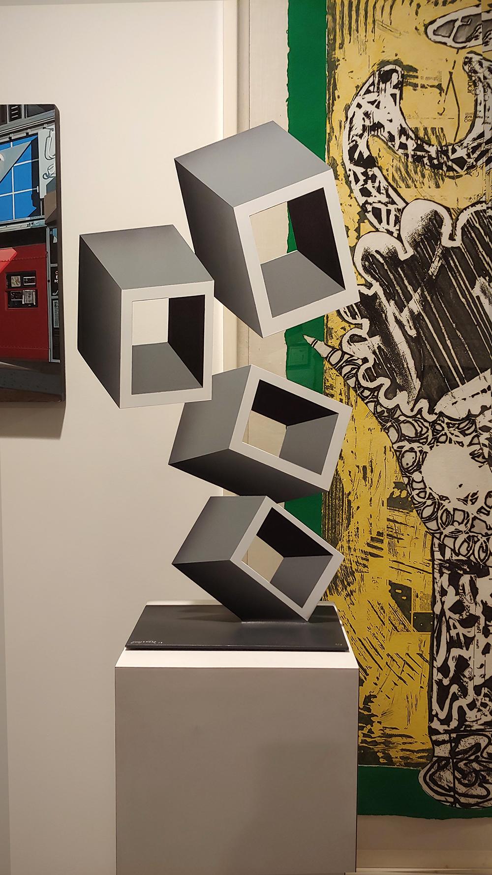 4 weiße und graue Schachteln:: Illusionskulptur:: 28x16 Metall und Emaille (Grau), Abstract Sculpture, von Sanseviero
