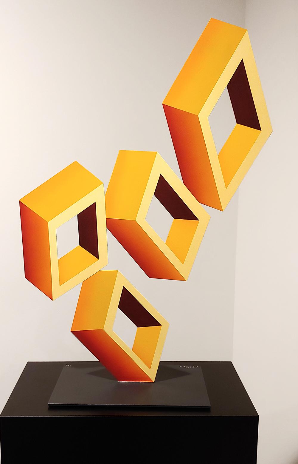 « Sculpture d'illusion de 4 boîtes jaunes »  28x19
