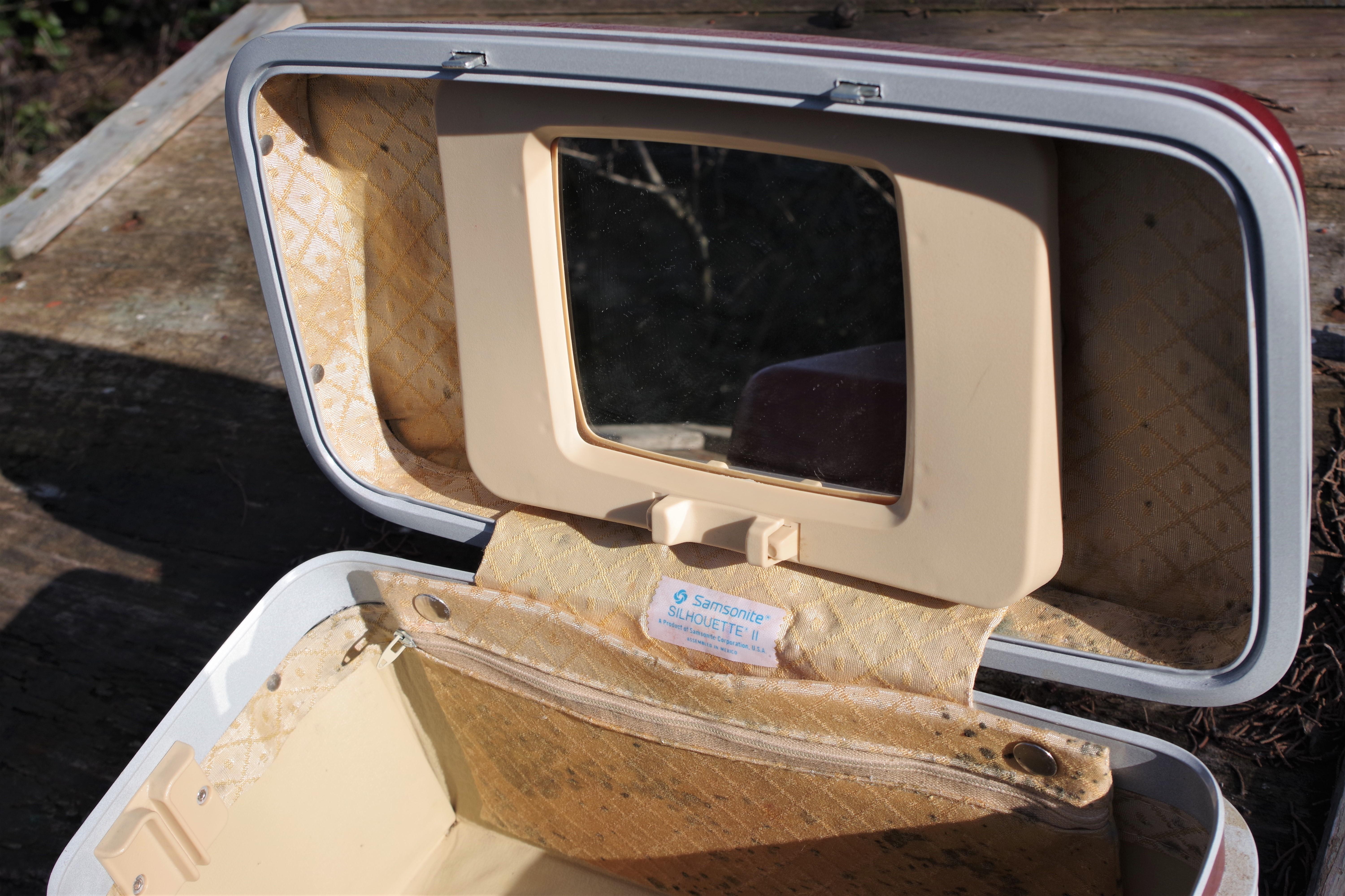Sansonite 1970s Stiff Suitcases For Sale 5