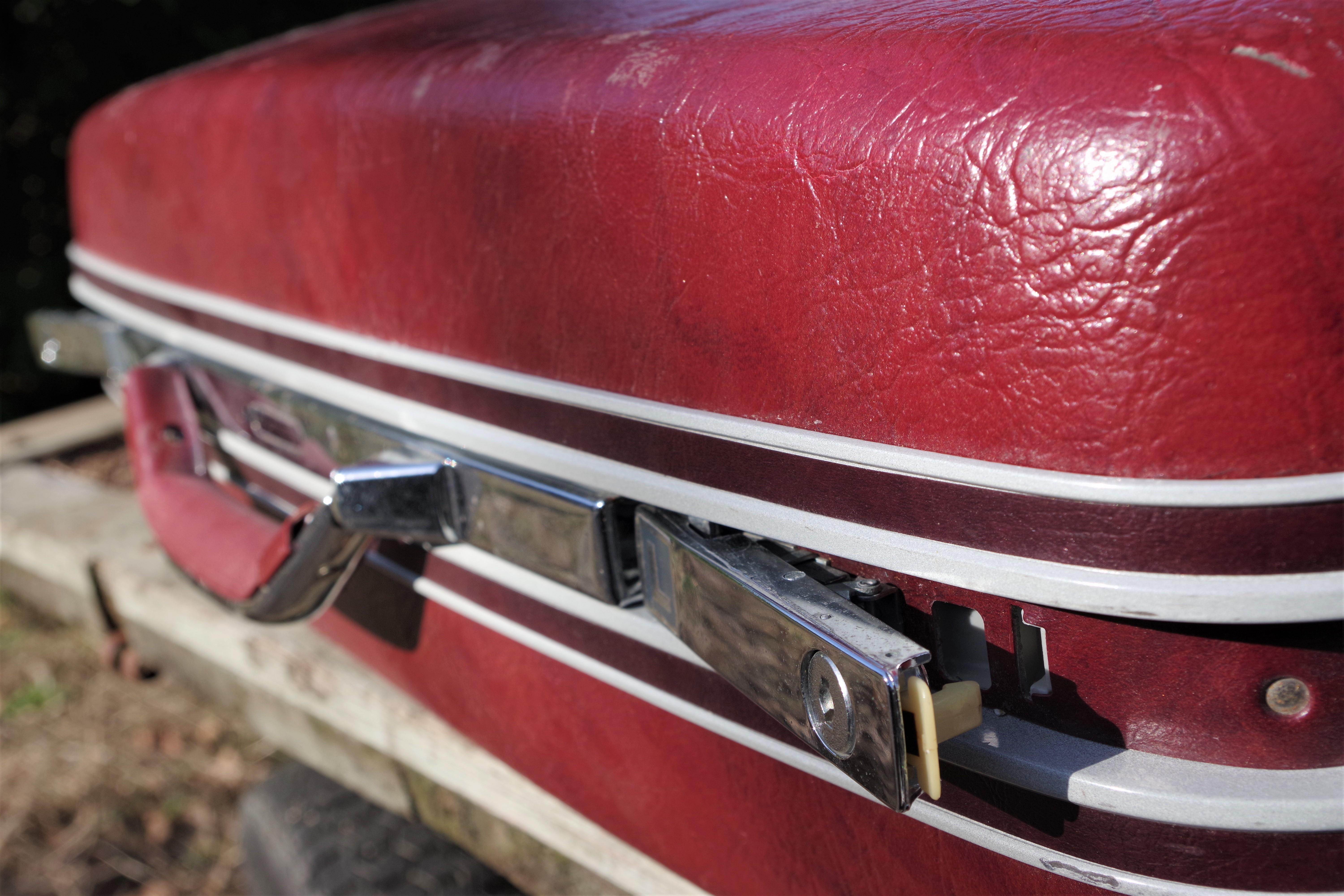 Sansonite 1970s Stiff Suitcases For Sale 1