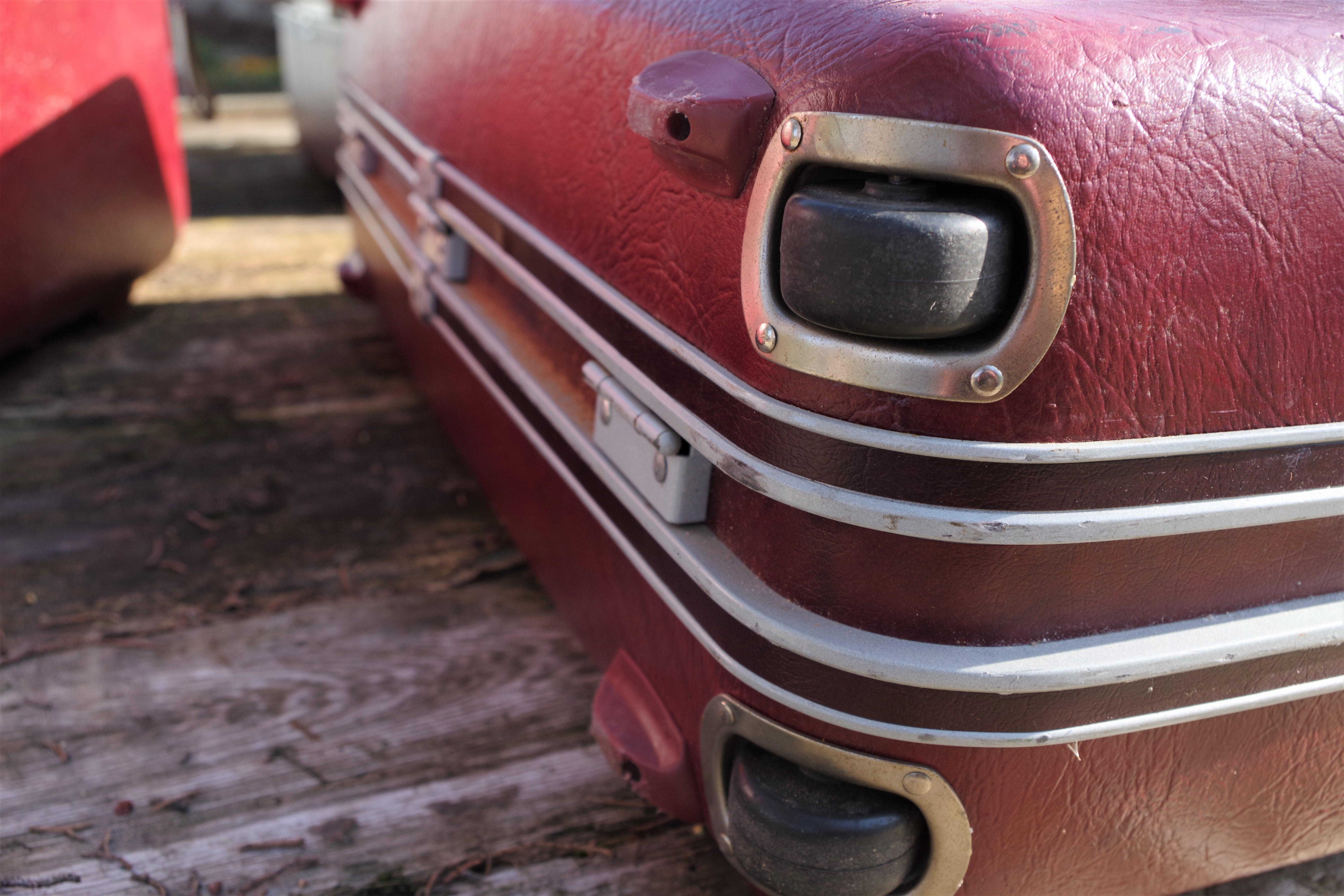 Sansonite 1970s Stiff Suitcases For Sale 3