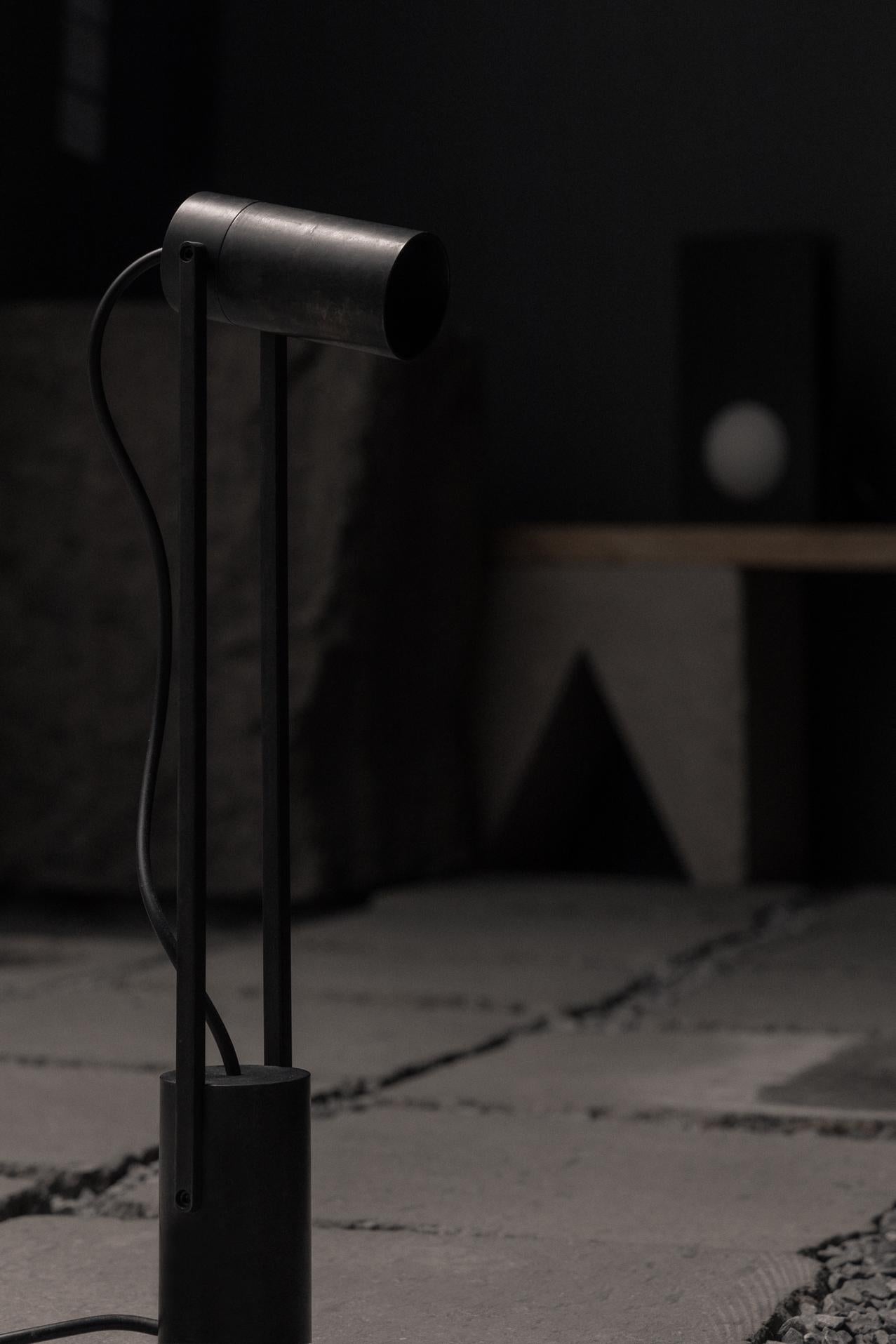 Autre Lampe à poser Santa 56 en laiton vieilli par Nuumbra en vente