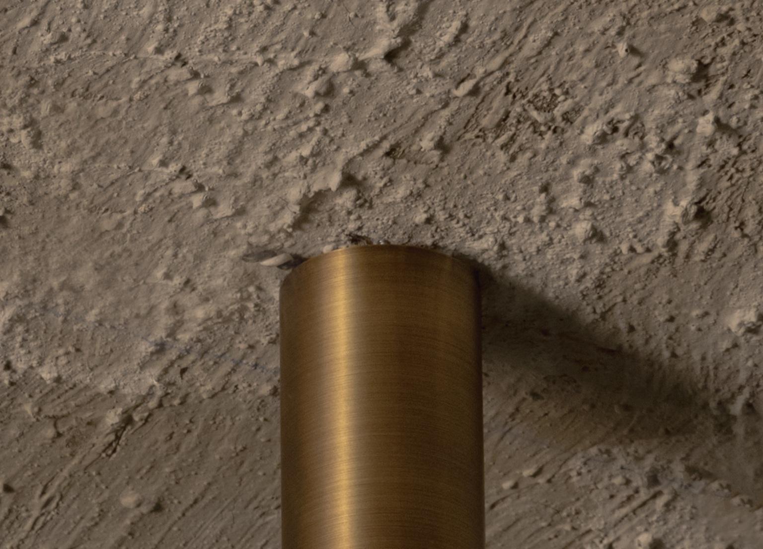 Wandleuchter Santa 63 aus Messing von Nuumbra (Mexikanisch) im Angebot