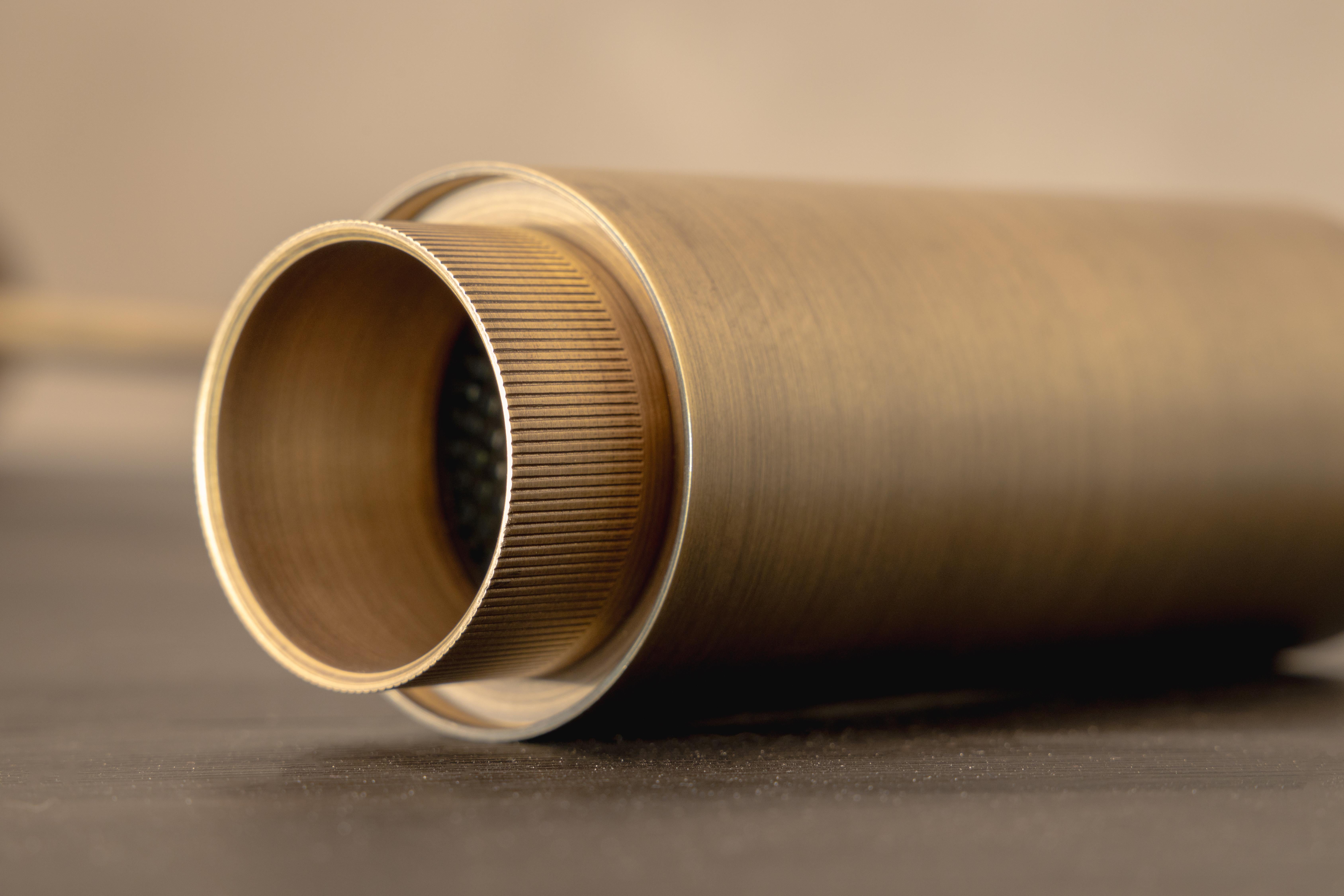 Wandleuchter Santa 63 aus Messing von Nuumbra (Sonstiges) im Angebot