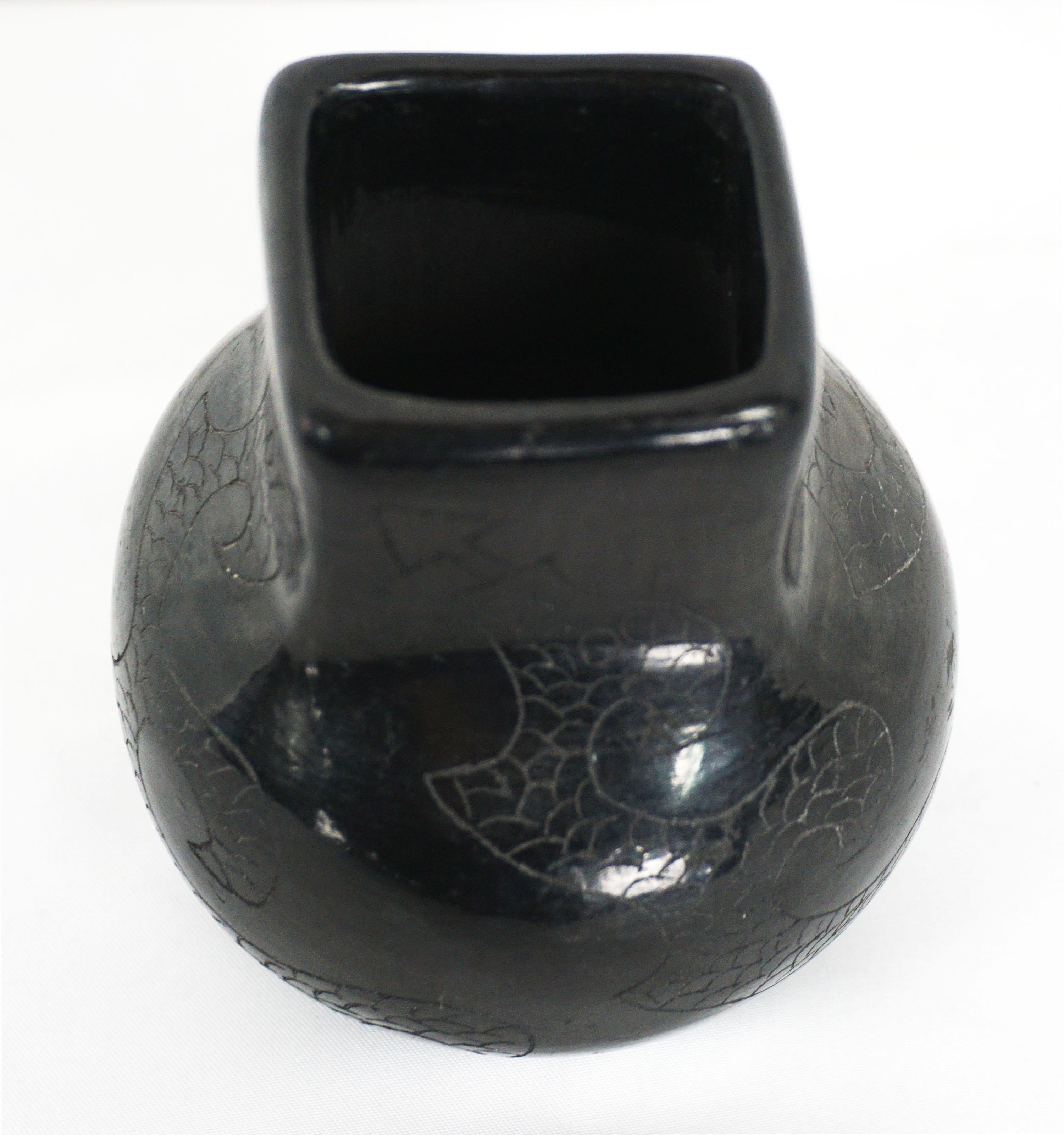 Magnifique petit vase/récipient en céramique noire à motif de serpent (